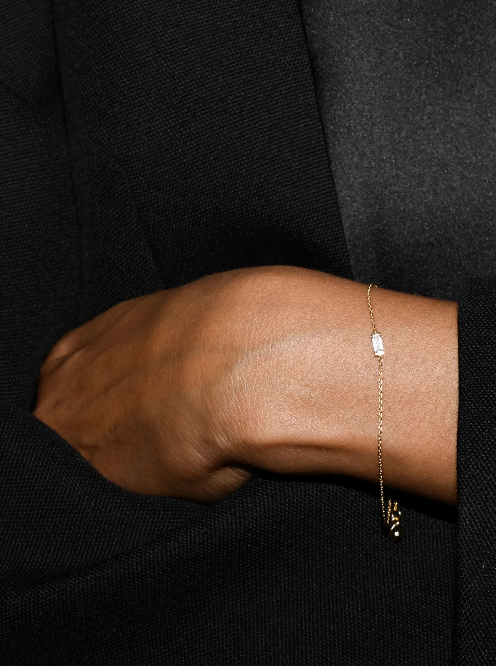 Dorsey - BAGUETTE LAB YELLOW SAPPHIRE GOLD CHAIN BRACELET - Image 4