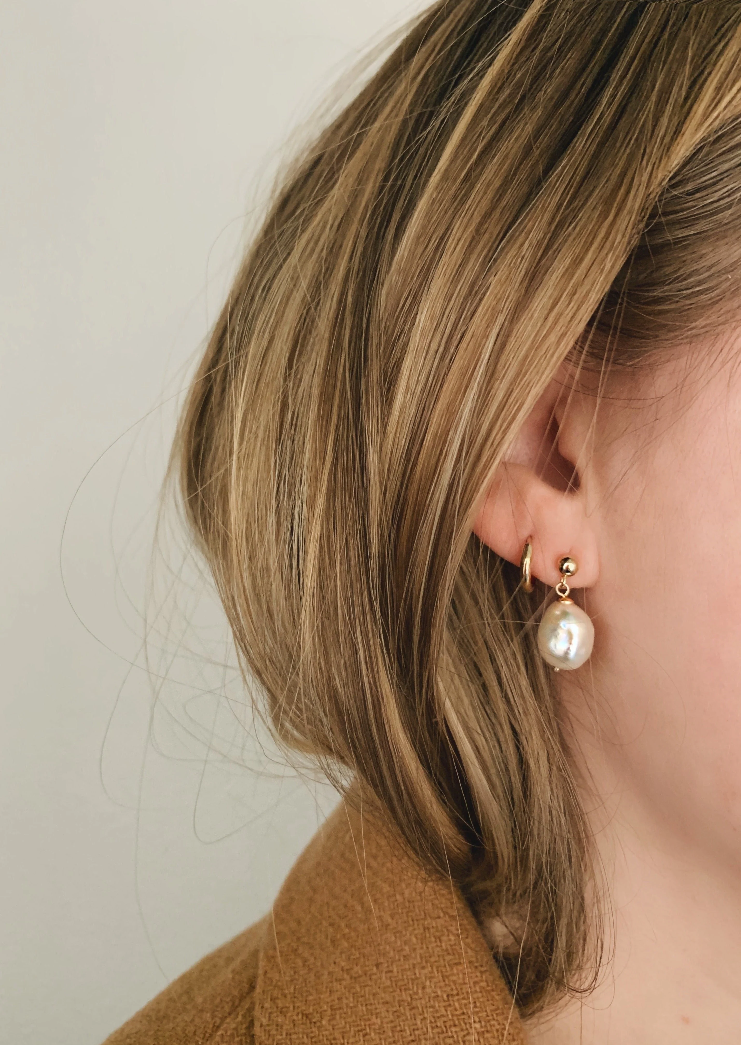 Kinn - Baroque Pearl Drop Earrings - Image 7