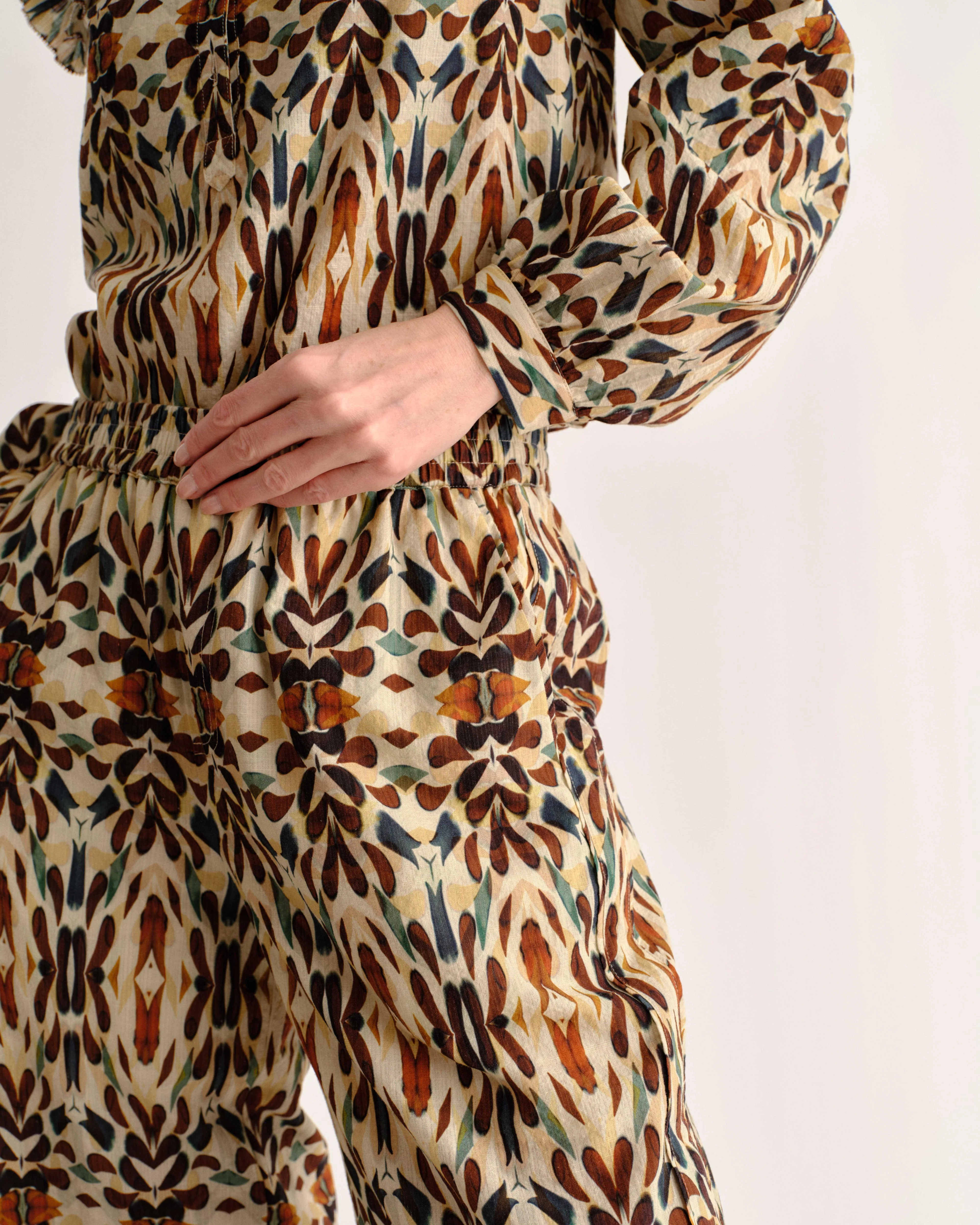 Cartolina - PF26 Mia Pant - Kaleidoscope Print - Image 3