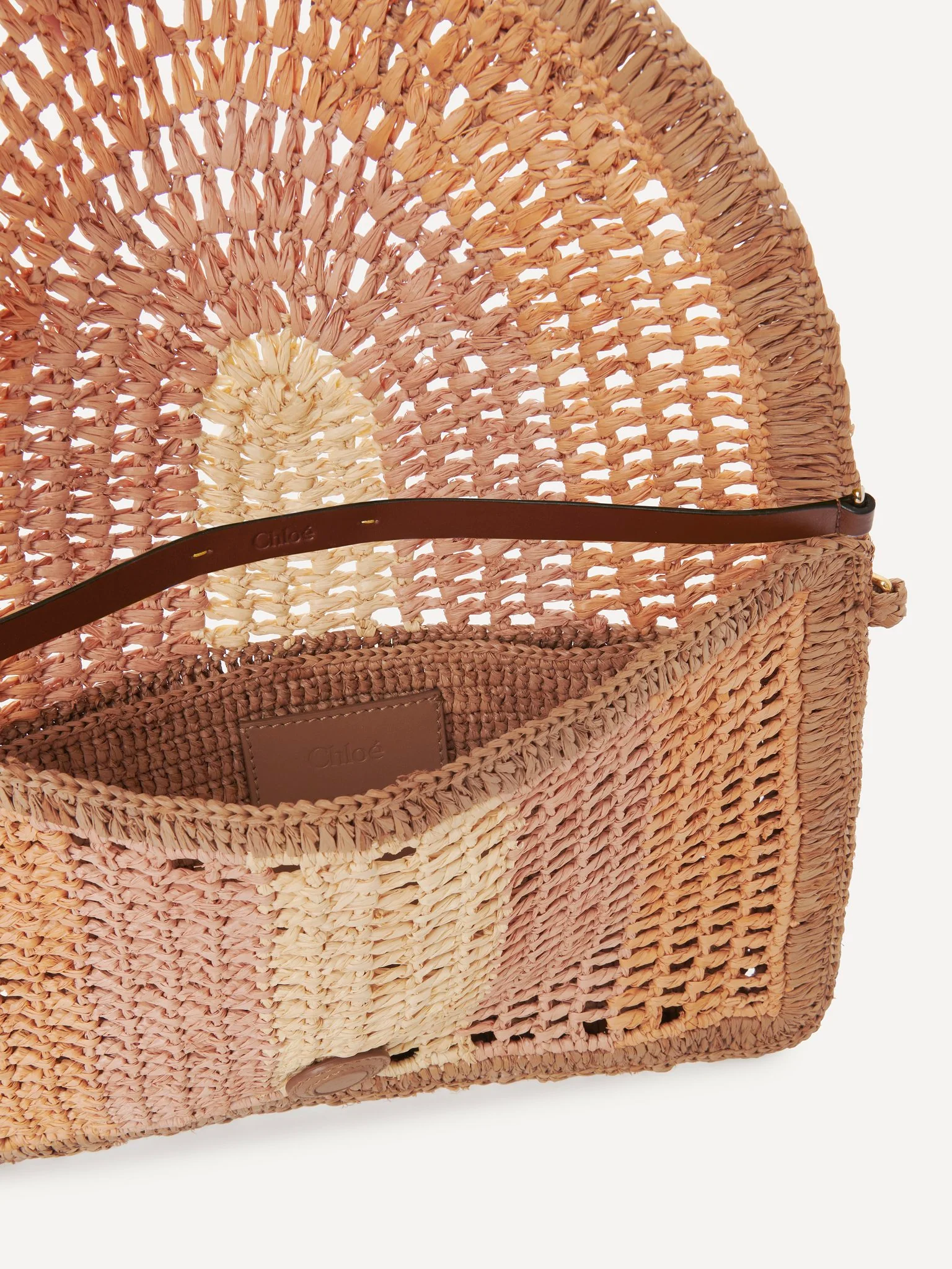 Chloé - Summer Banana flat pouch with strap in raffia - Image 2