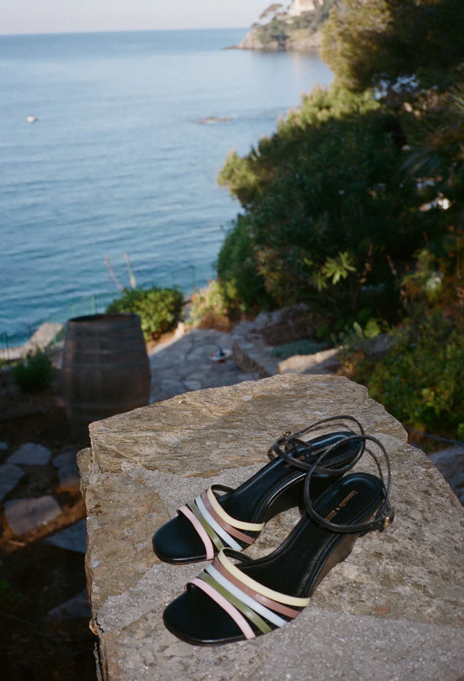 Ciao Lucia - Larroudé x Ciao Lucia: Daiana Wedge Sandal Black Leather - Image 3