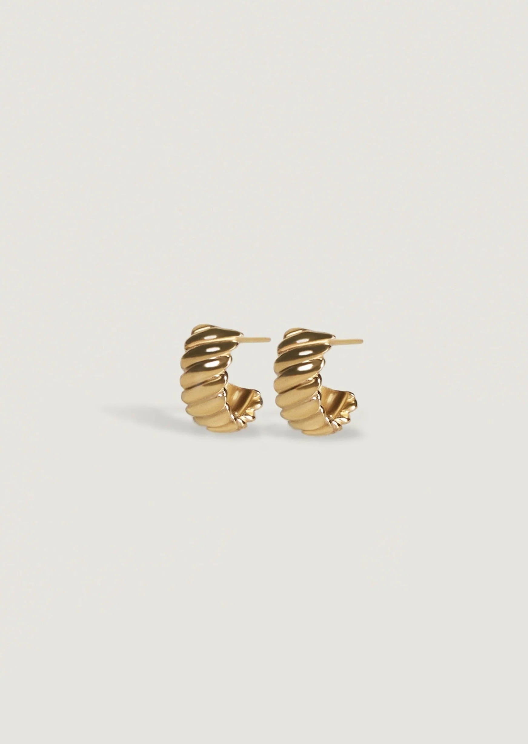 Kinn - Claudine Twist & Classic Huggie Earring Stack - Image 3