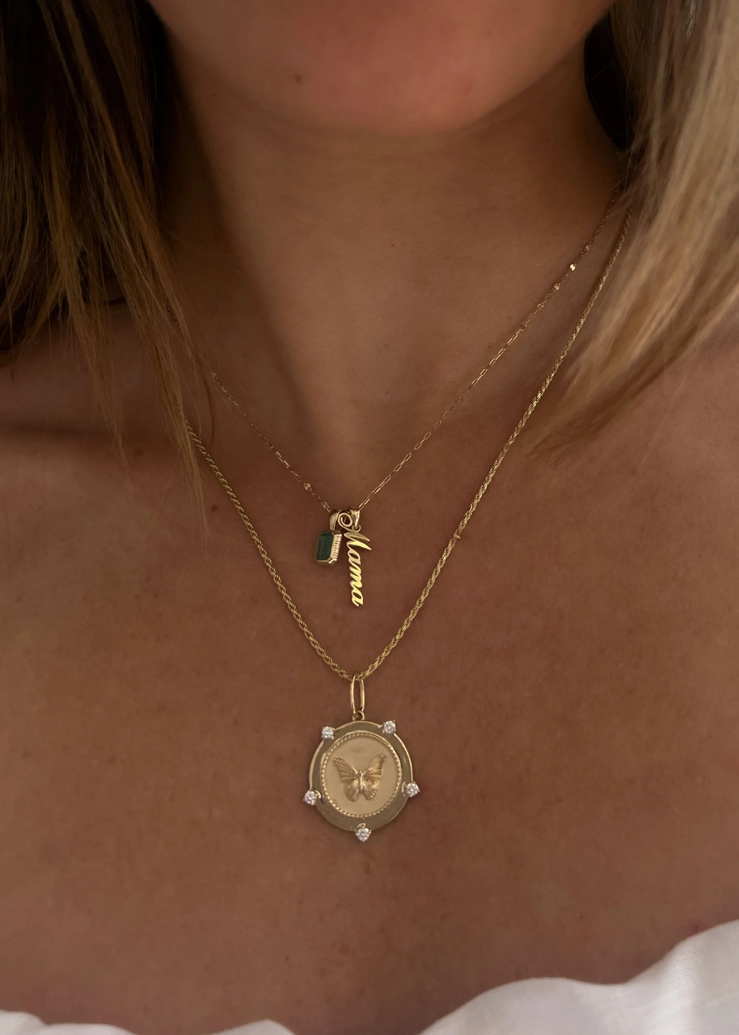 Kinn - Dear Kaia Vertical Nameplate Necklace - Image 4