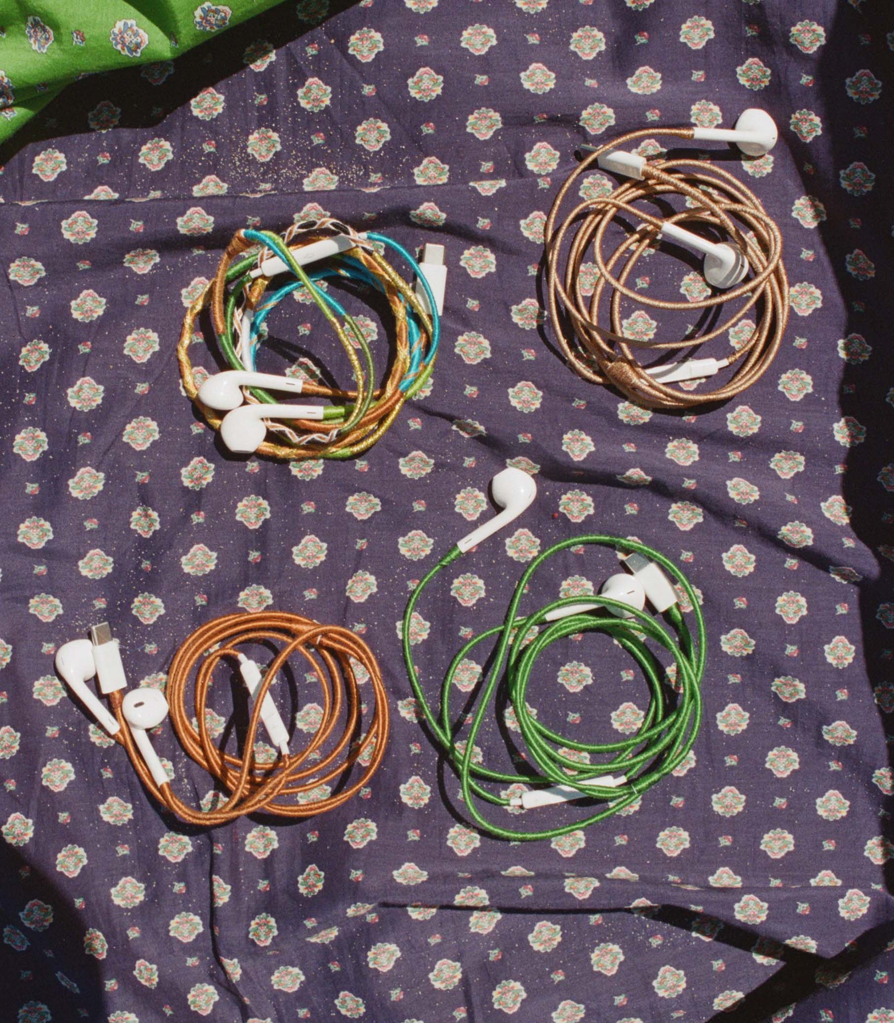DOEN - LE POM POM & DÔEN HEADPHONES - Image 6