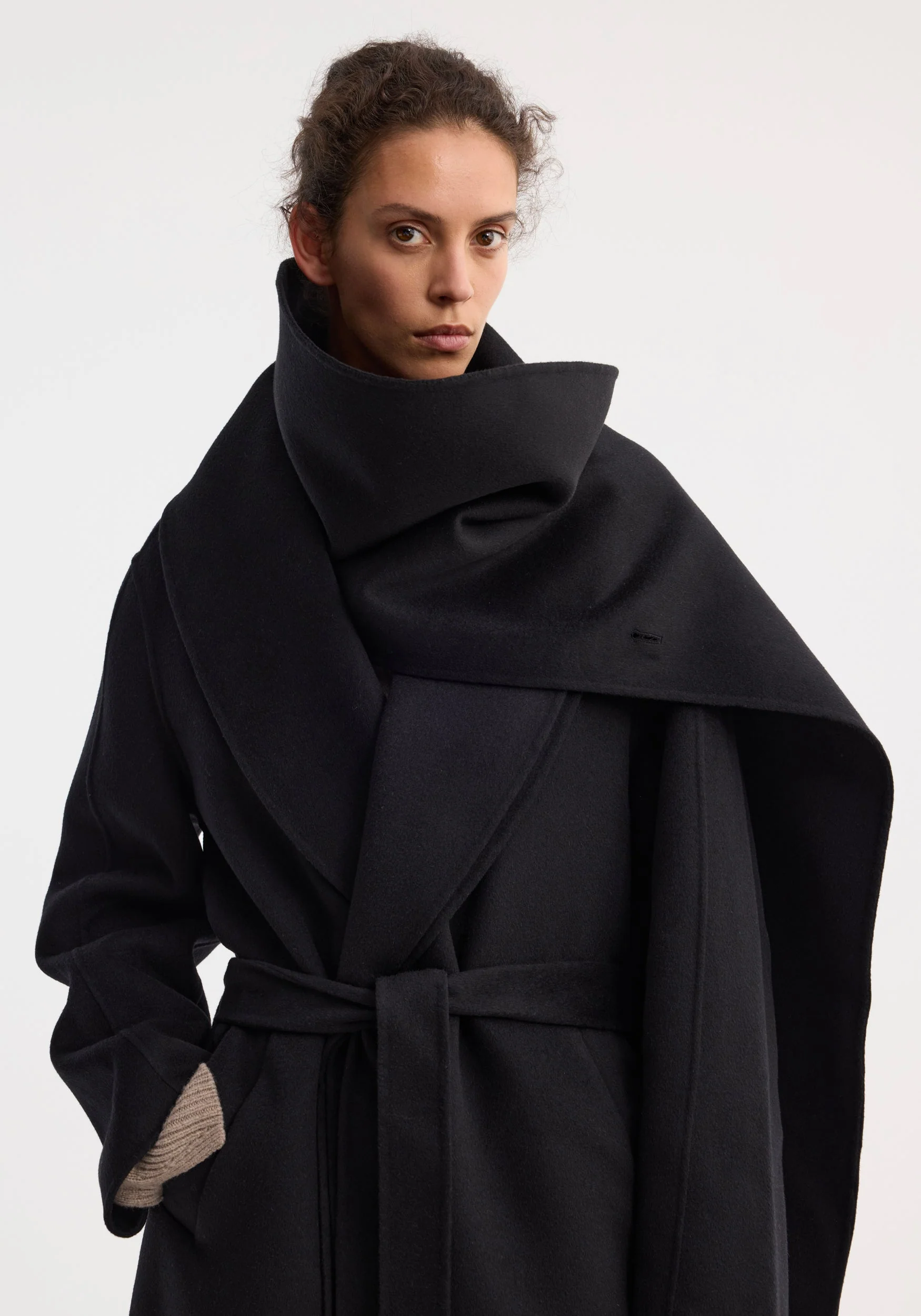 ROHE - Signature double - faced scarf coat with belt | black - Image 4