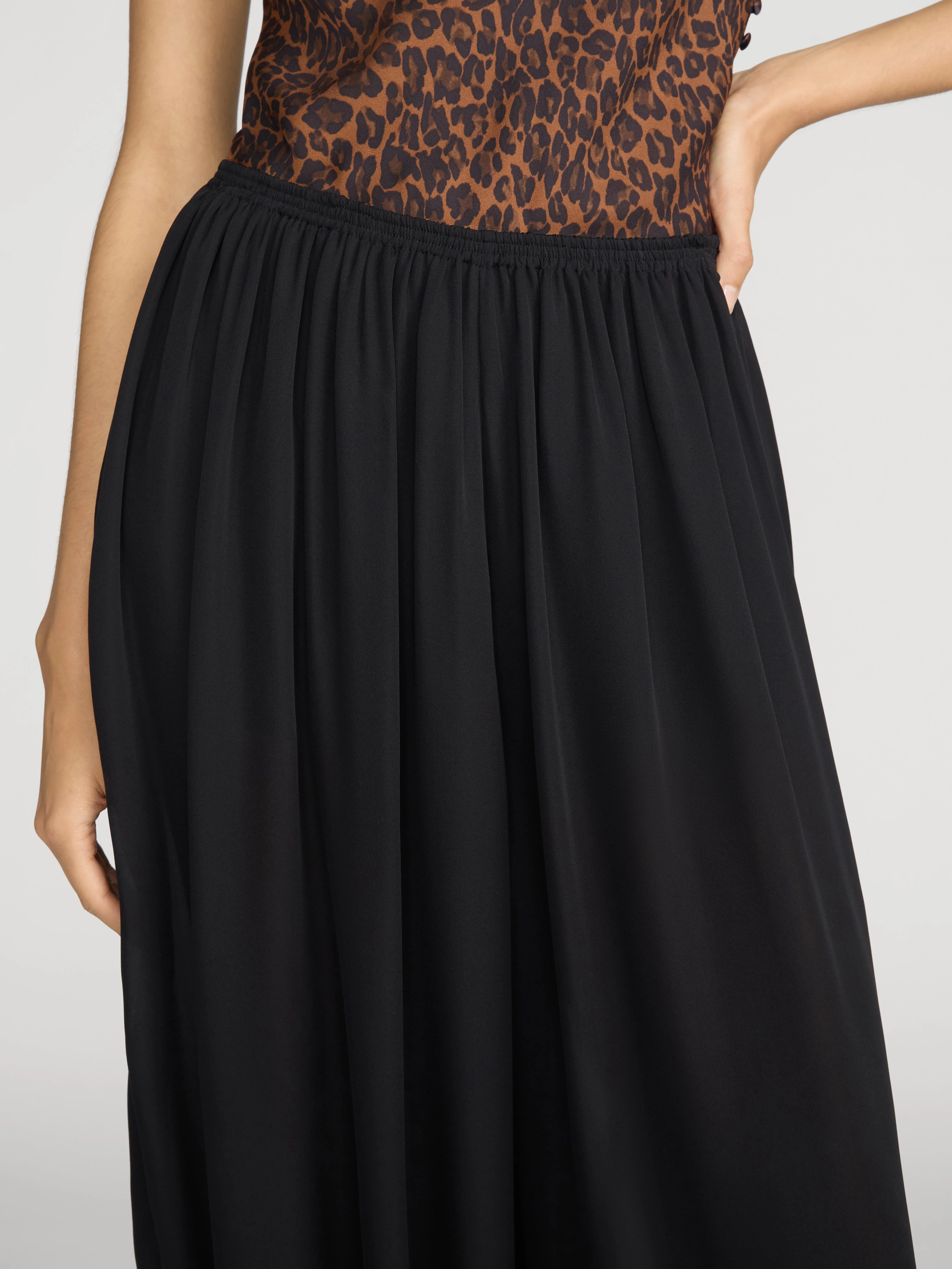 FRAME - The Silk Balloon Pant - Image 5