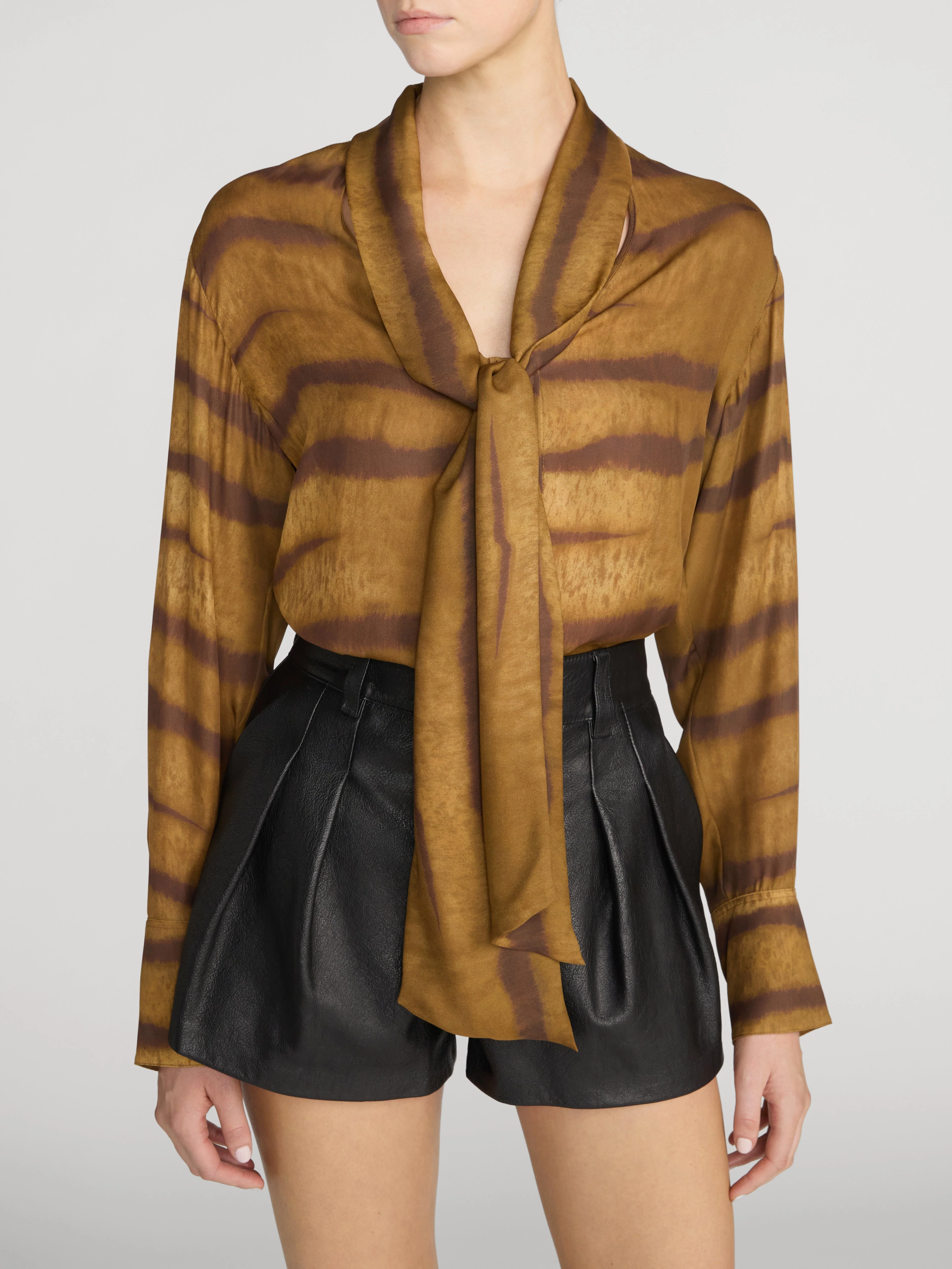 FRAME - The Silk Oversized Tie Shirt - Image 3