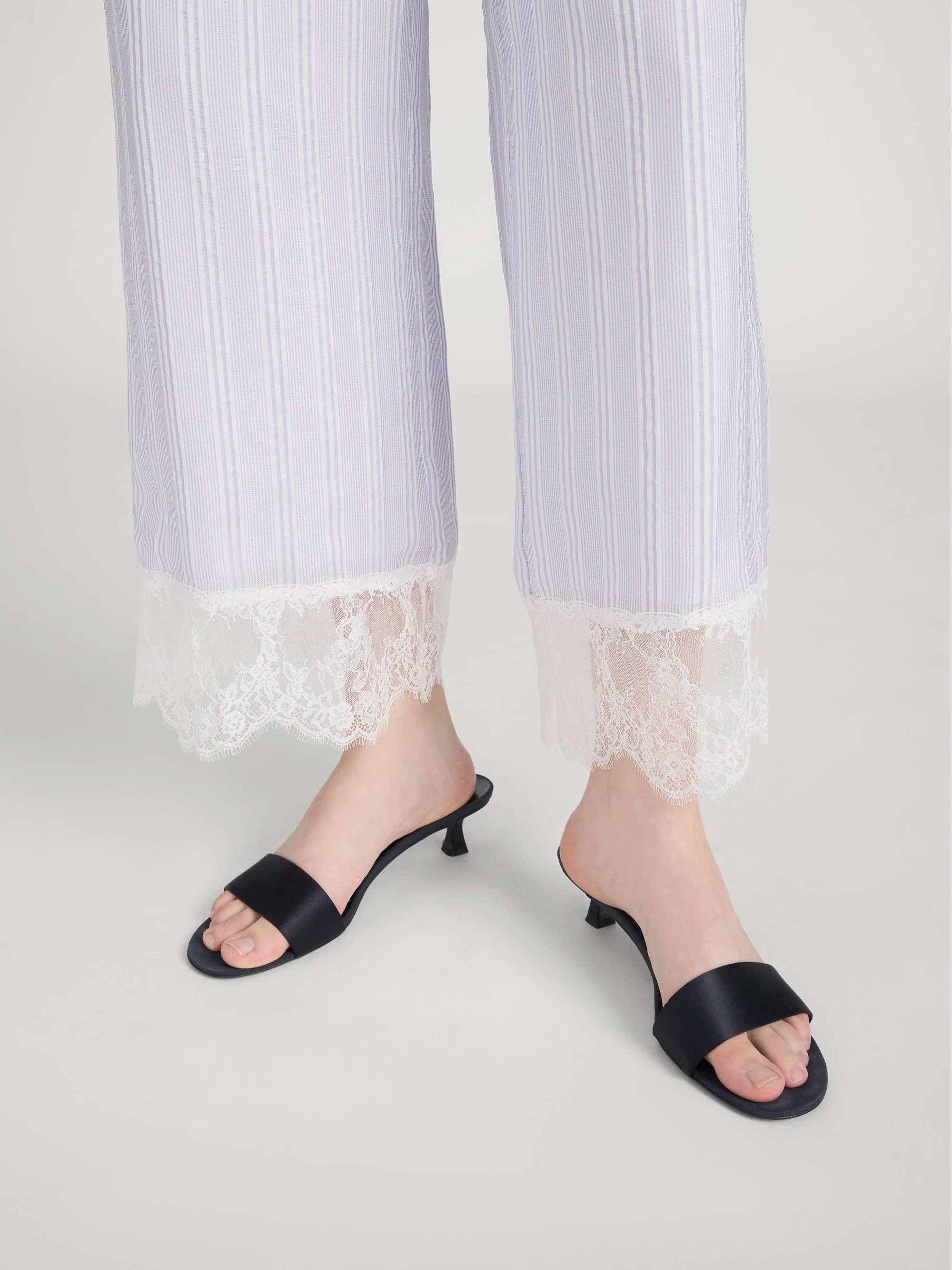 FRAME - The Stripe Lace Lounge Pant - Image 5