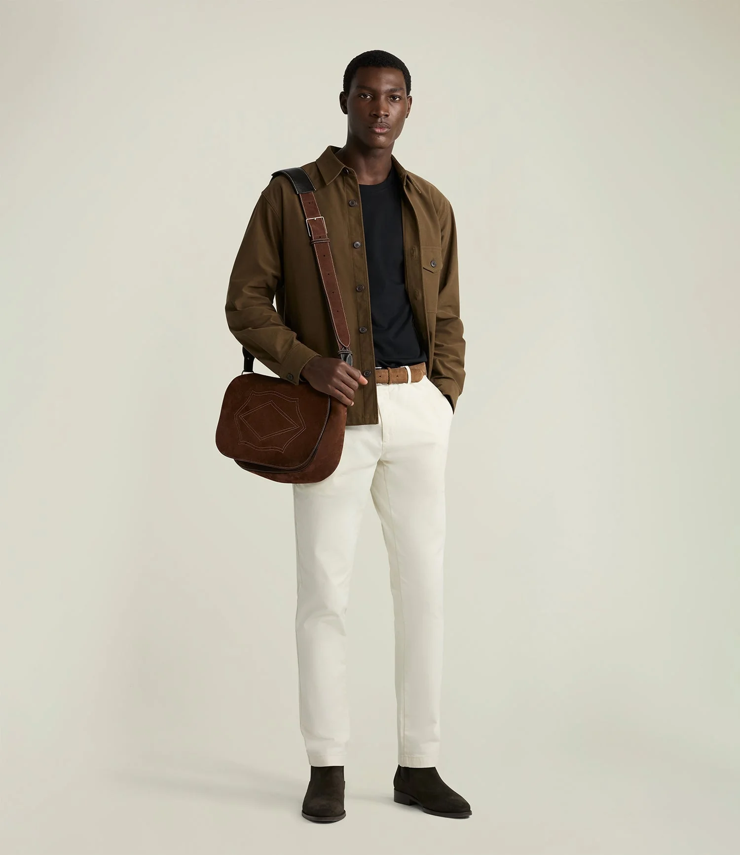 Metier - INDIANA JONES™ Hunter Messenger Chocolate Suede - Image 4