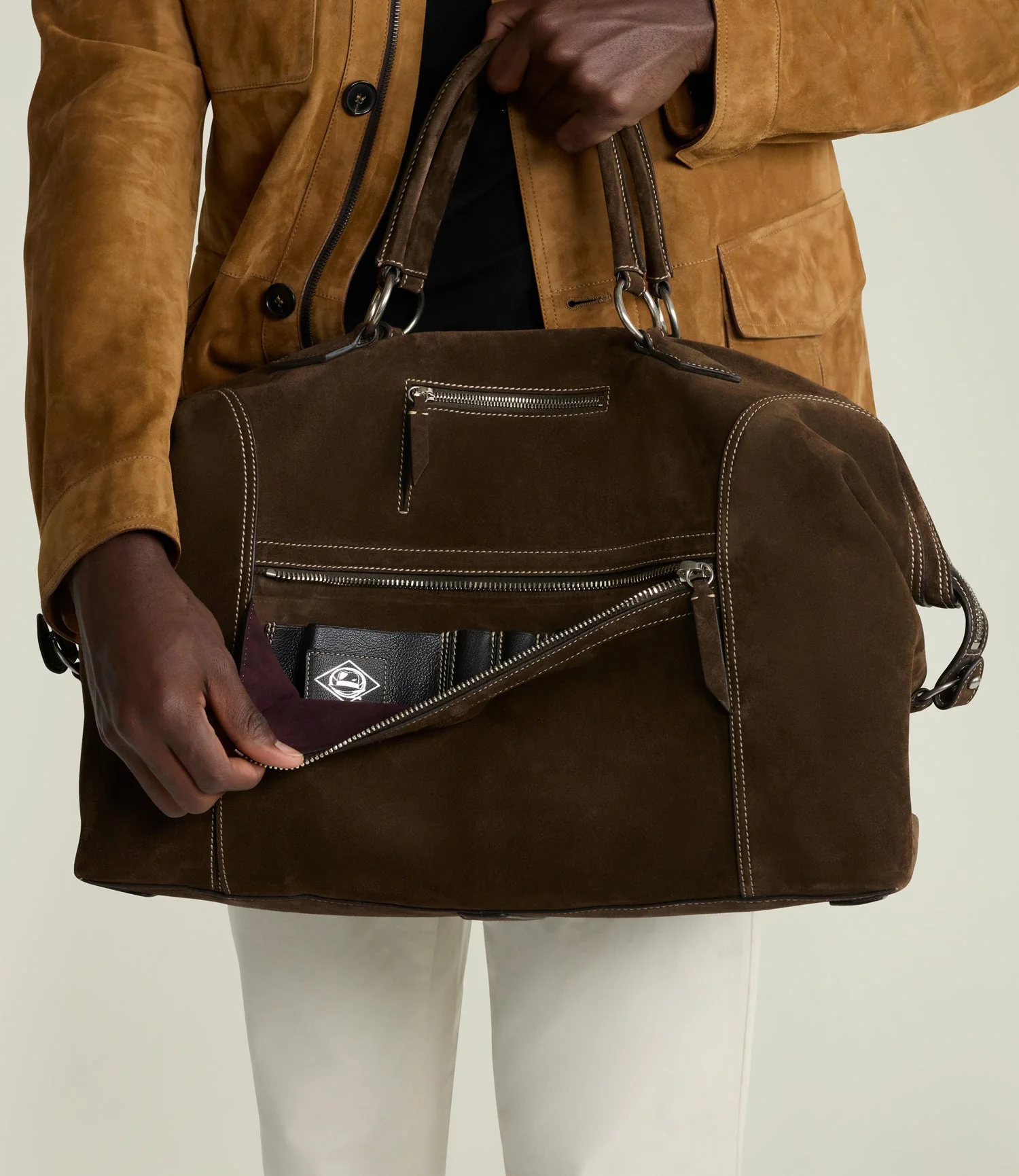 Metier - INDIANA JONES™ Vagabond Duffle Chocolate Suede - Image 10