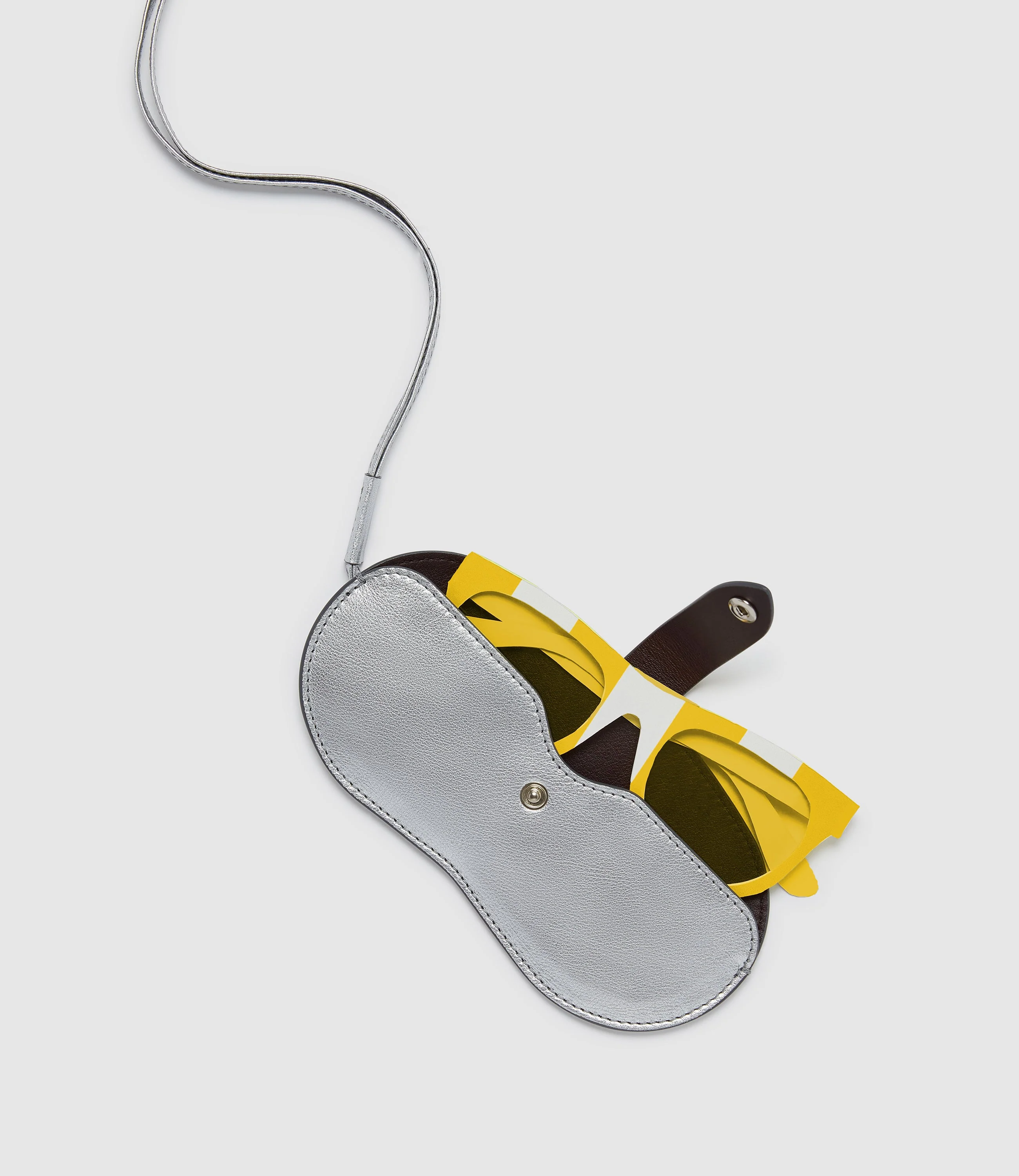 Metier - ISSIMO | Métier Glasses Case With Strap Metallic Calfskin Silver - Image 3