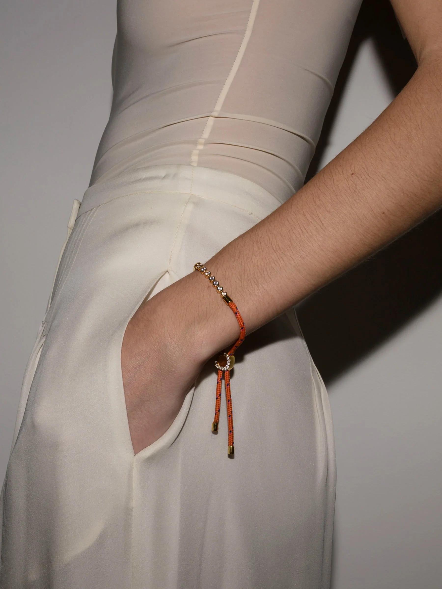 Dorsey - JAMES BEZEL ORANGE PARACORD BRACELET, GOLD - Image 5