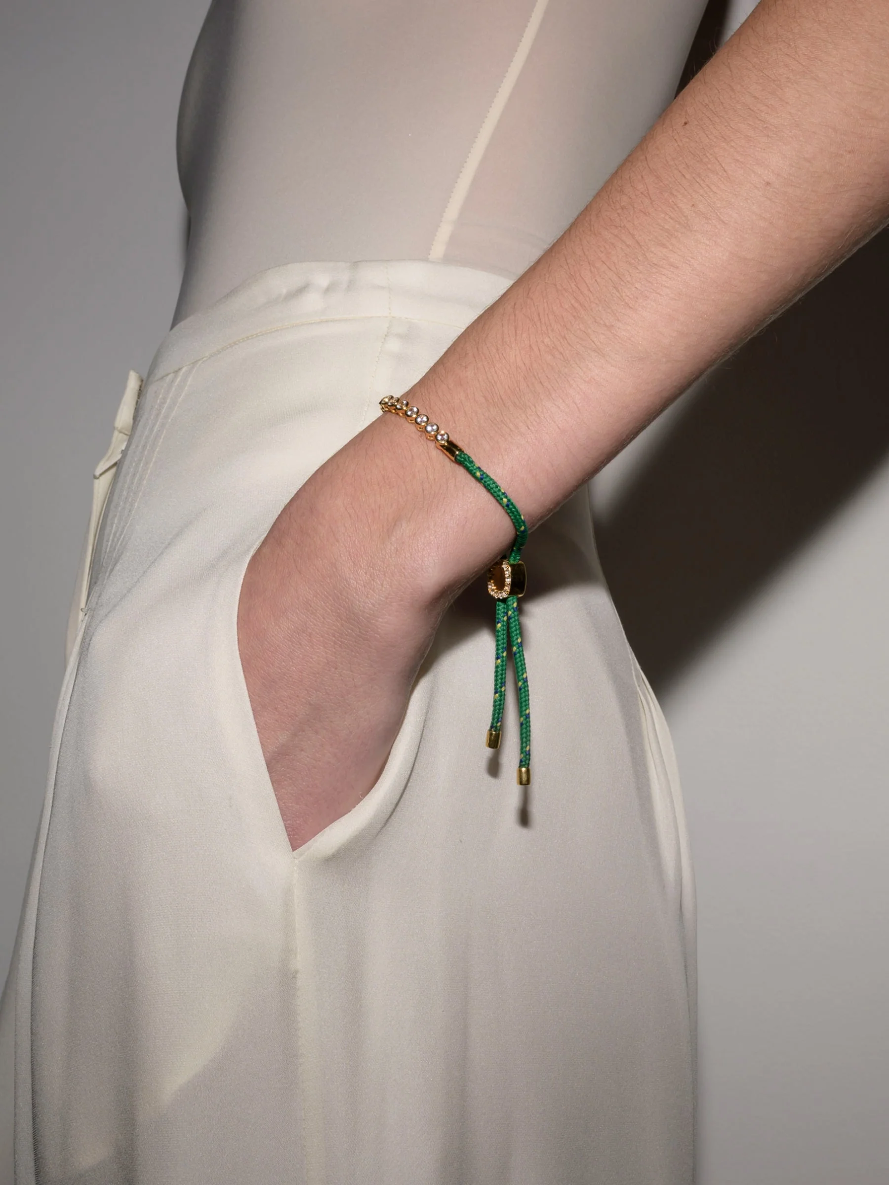 Dorsey - JAMES BEZEL LAB DIAMOND VERT PARACORD BRACELET, 14K YELLOW GOLD - Image 4