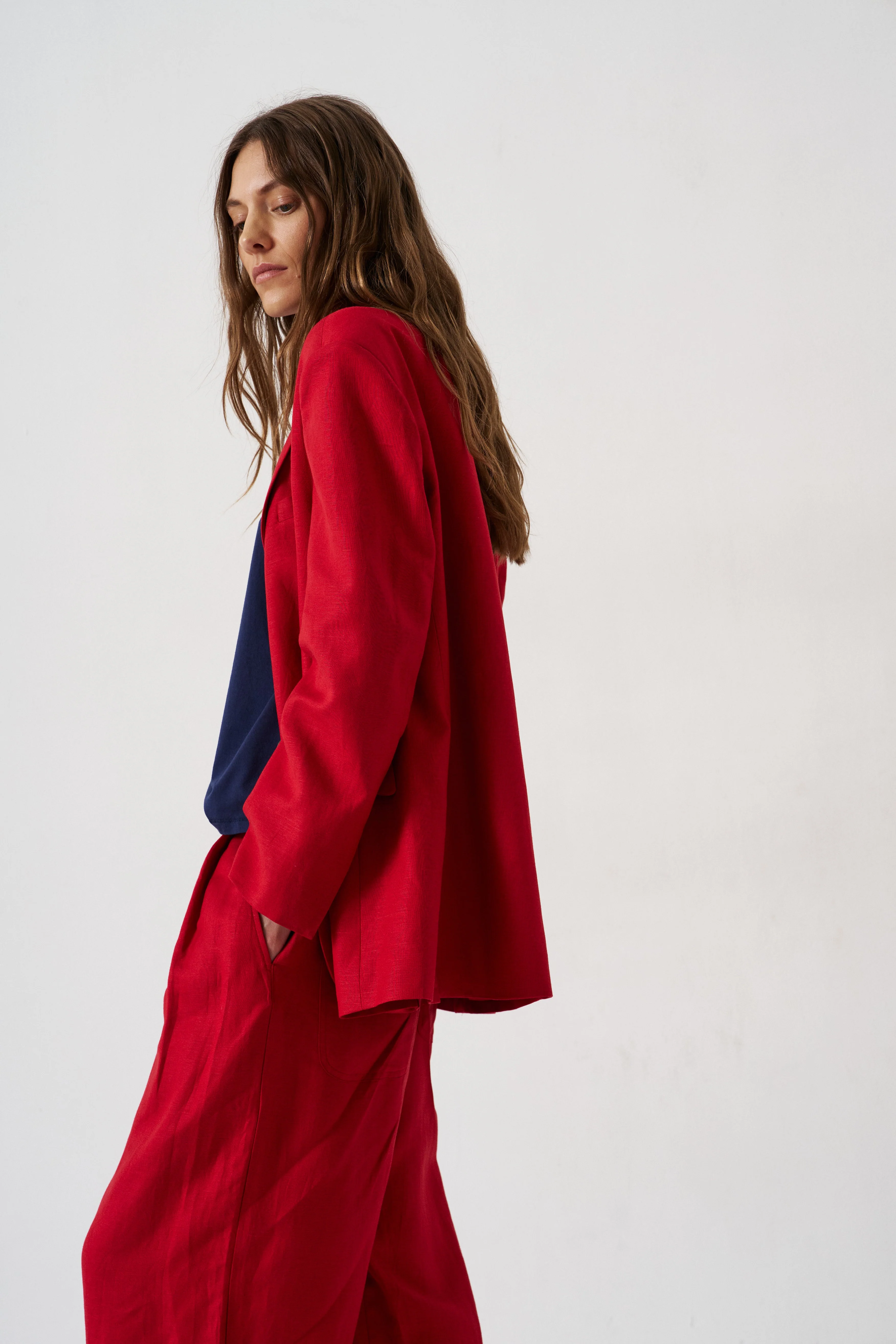 Jamie Haller - The Linen Oversized Blazer in Red - Image 17