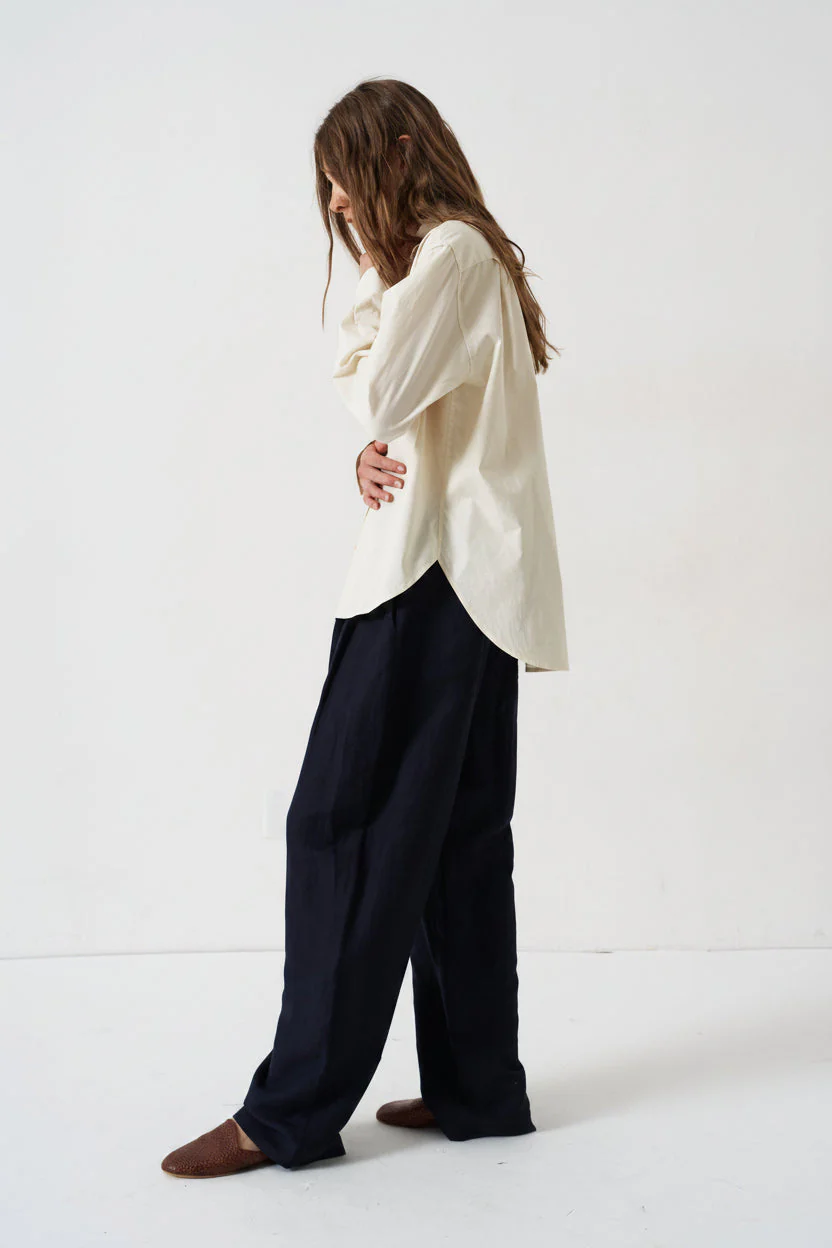 Jamie Haller - The Tapered Trouser in Navy - Image 4
