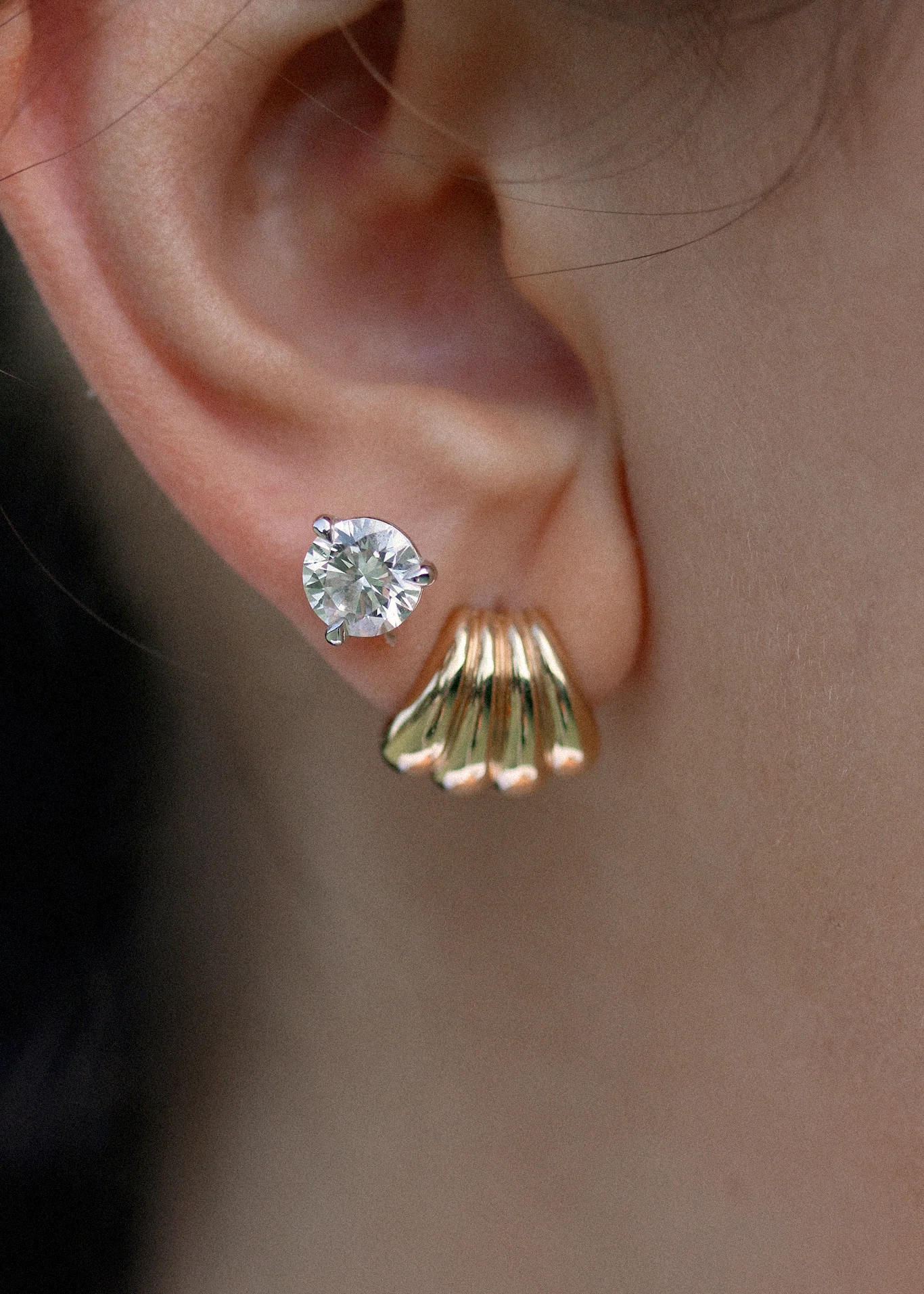 Kinn - June Round Stud Earrings Diamond - Image 2