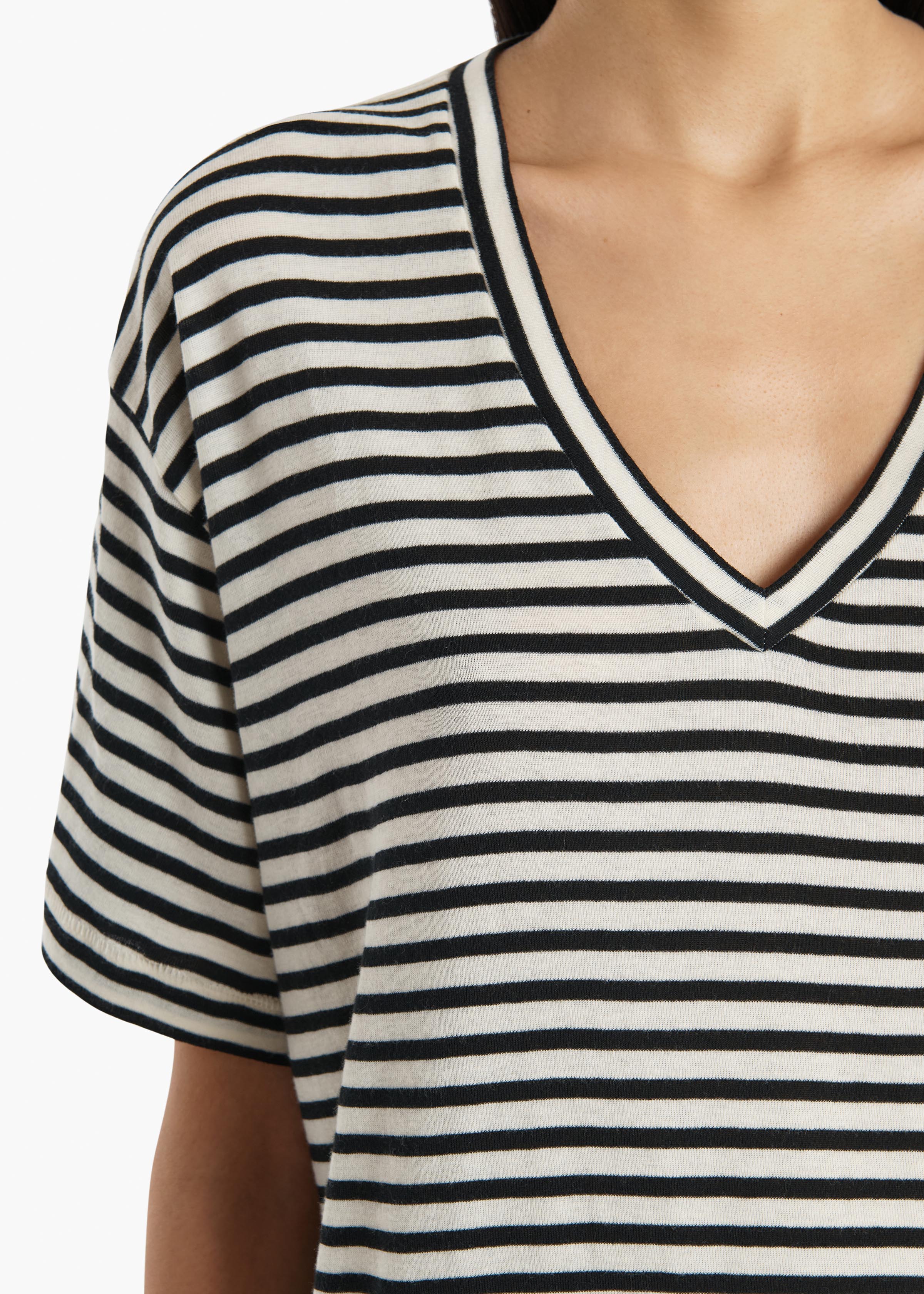 Khaite - Linda T - Shirt in Black and Off White - Image 5