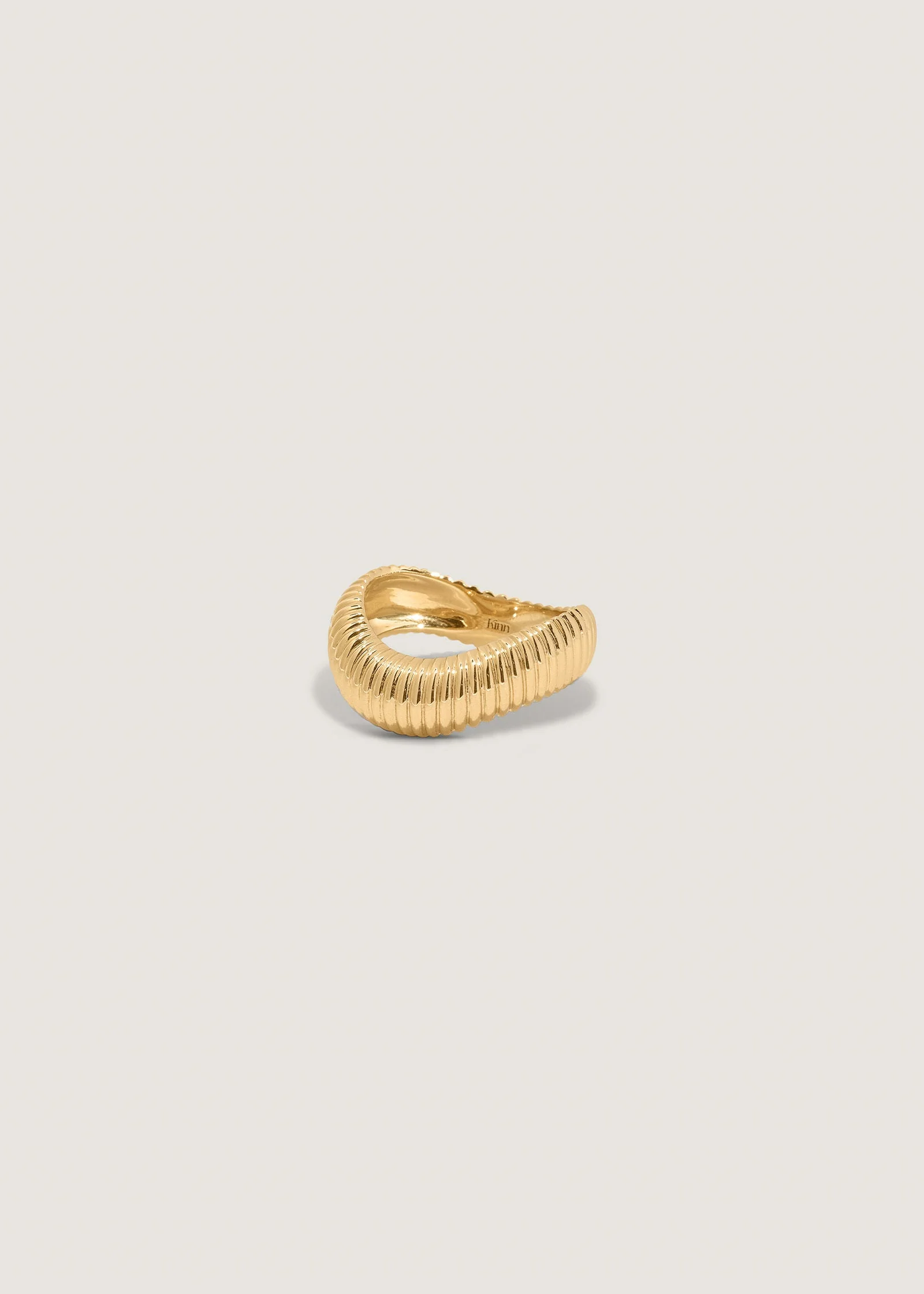Kinn - Demi Coil Ribbed Band Ring