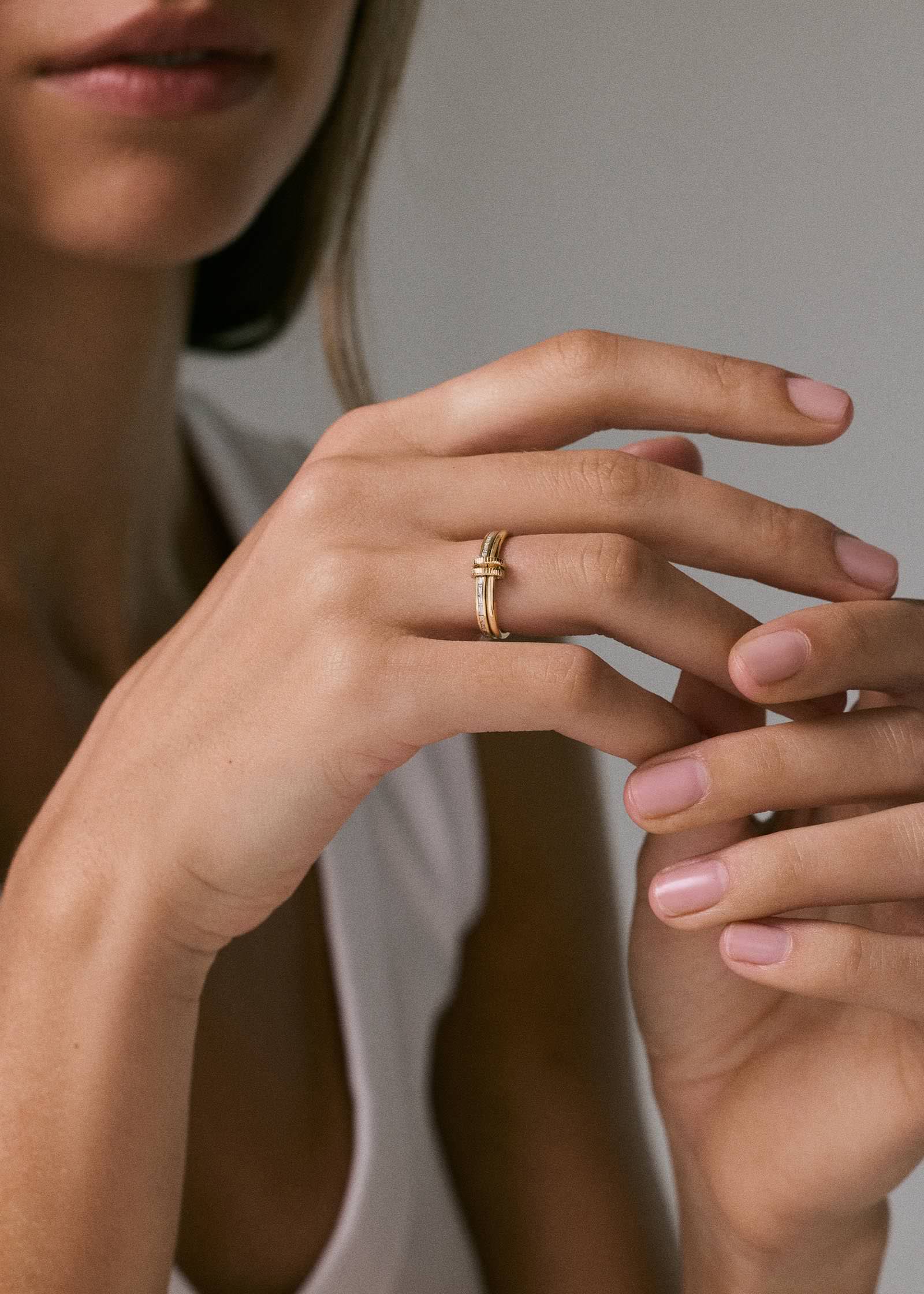 Kinn - Donna Linked Baguette Band Ring - Image 3