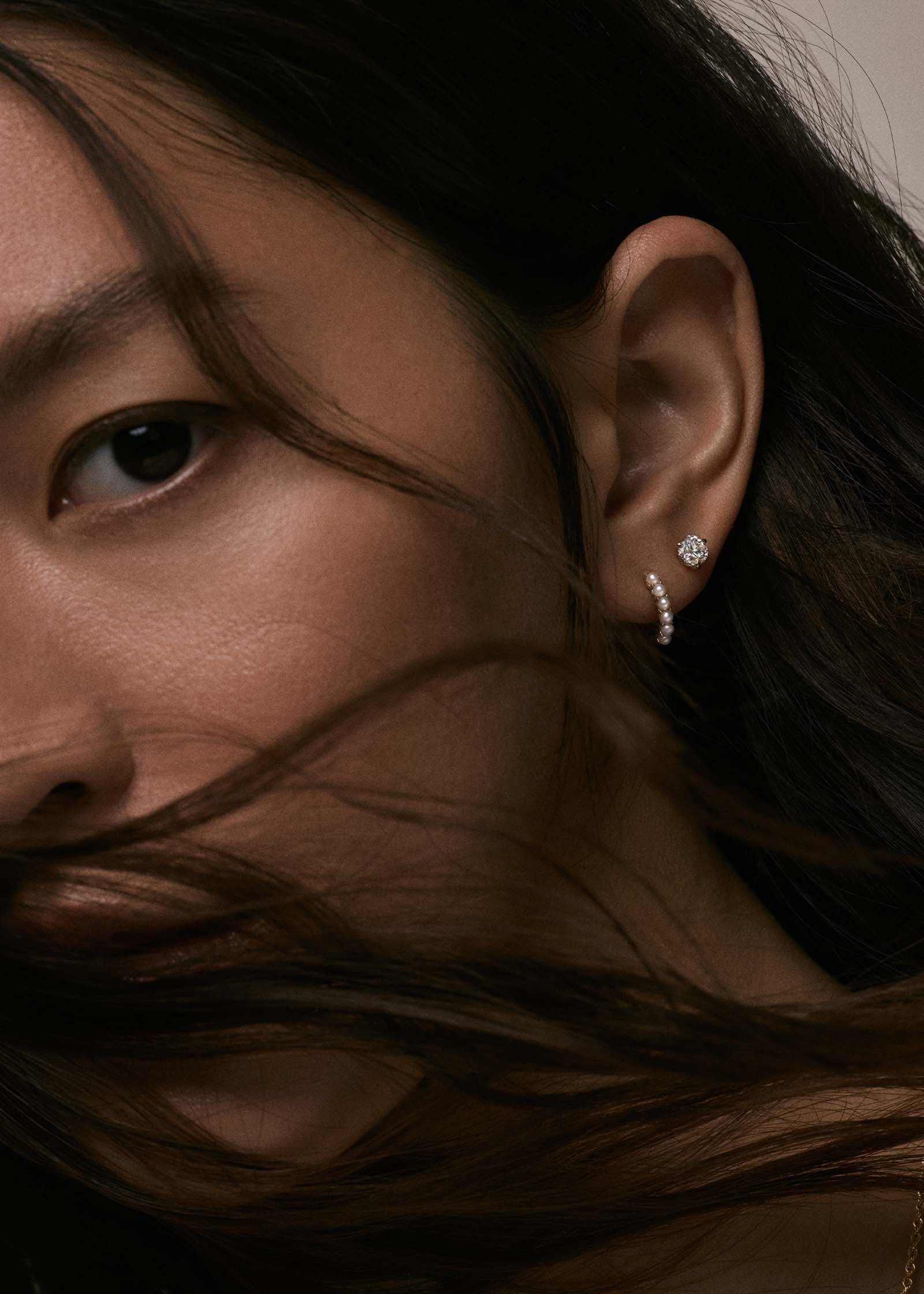 Kinn - Marina Pearl Huggie Earrings - Image 4