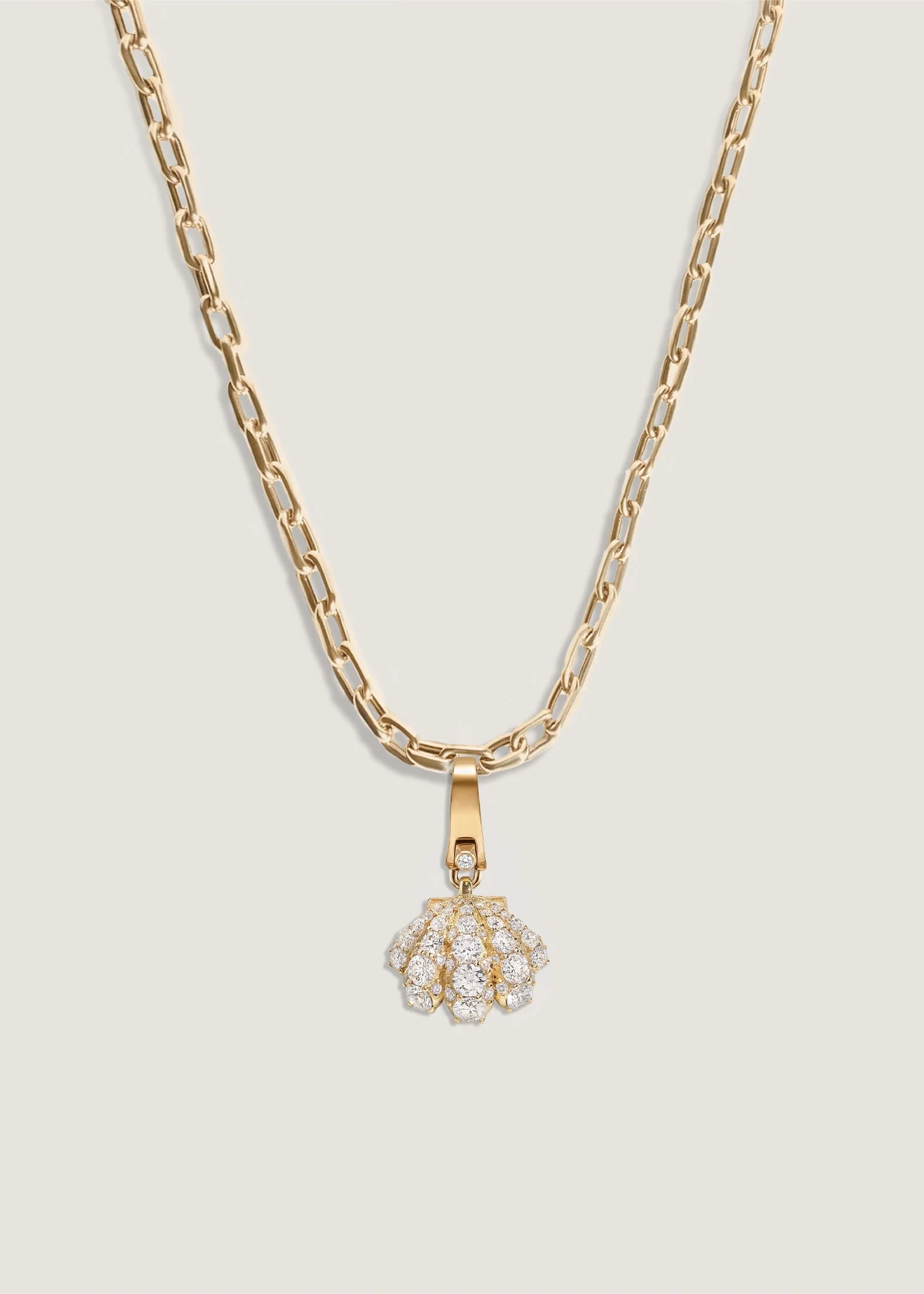Kinn - Pavé Diamond Shell Charm Necklace - Image 4