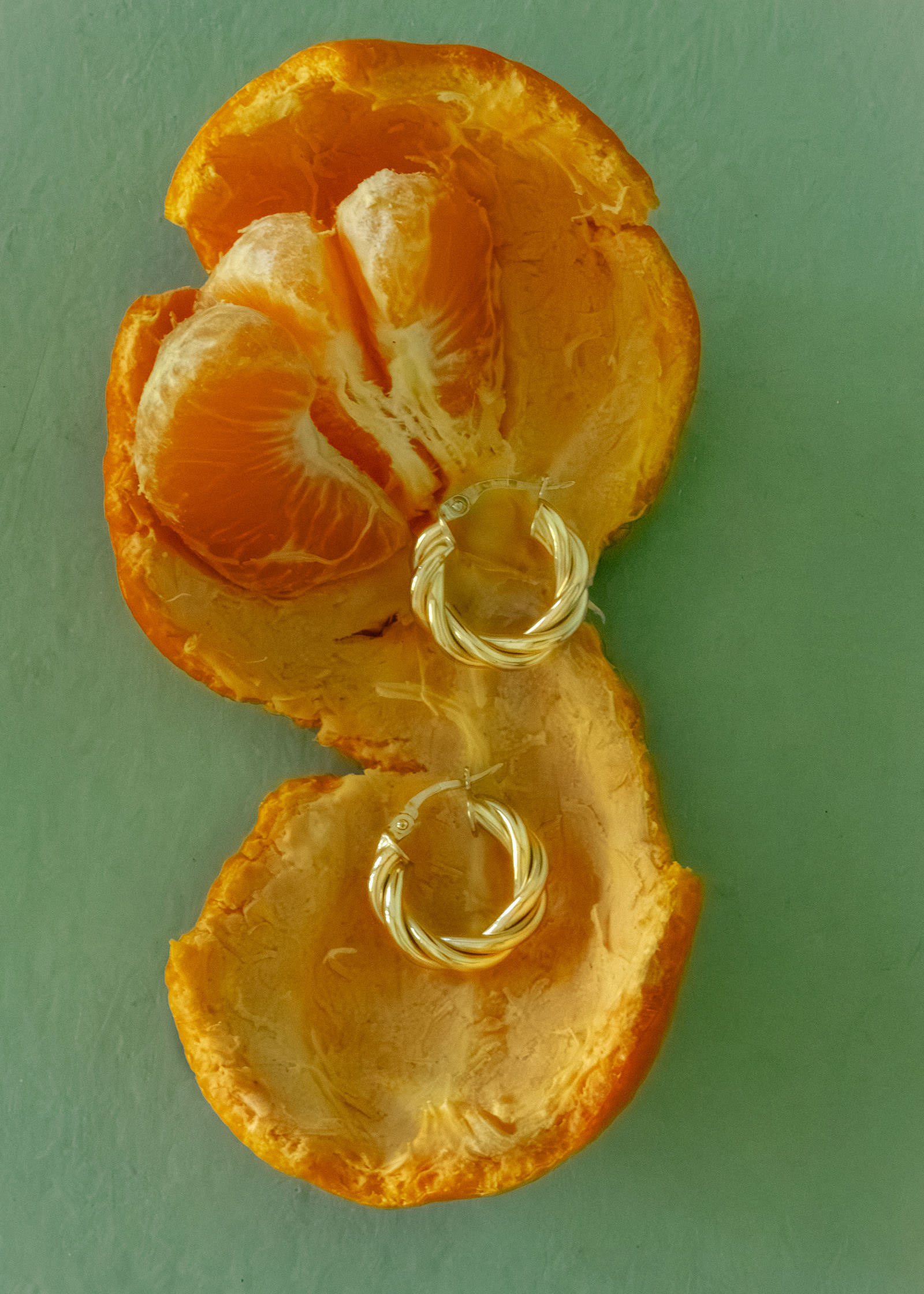 Kinn - Petite Taylor Twist Hoop Earrings - Image 2