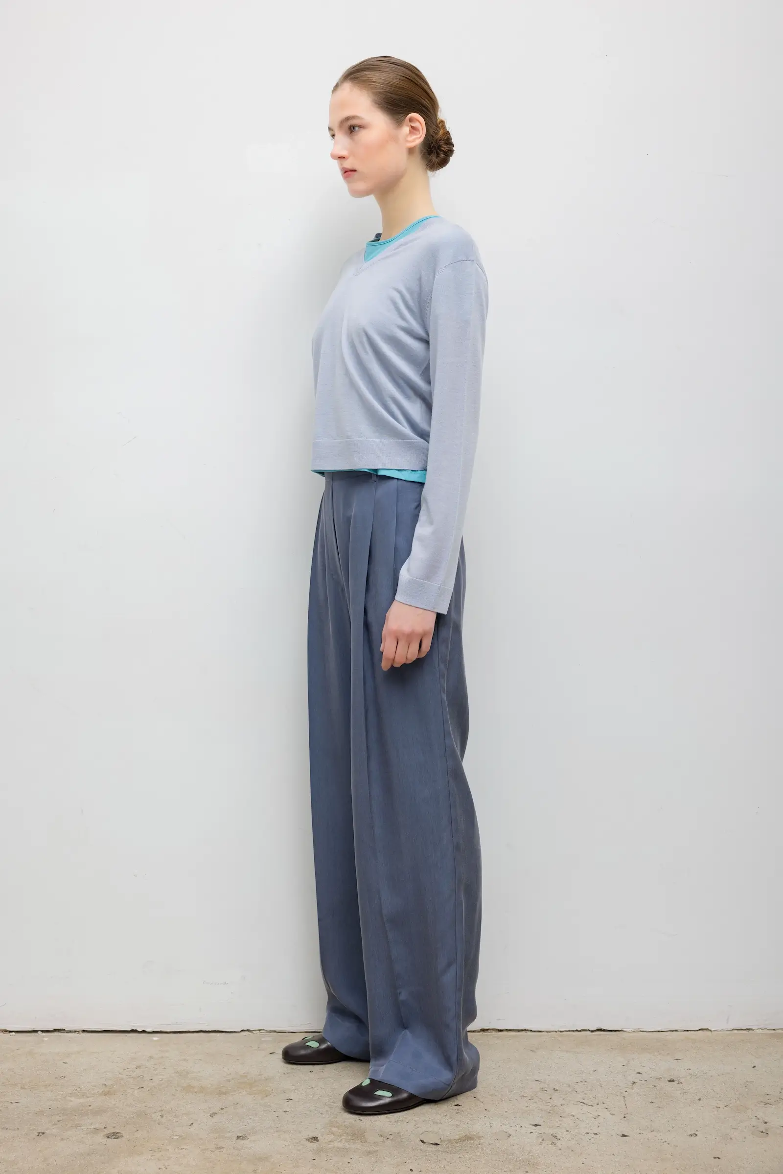 Leset - James Classic V Neck - Image 4