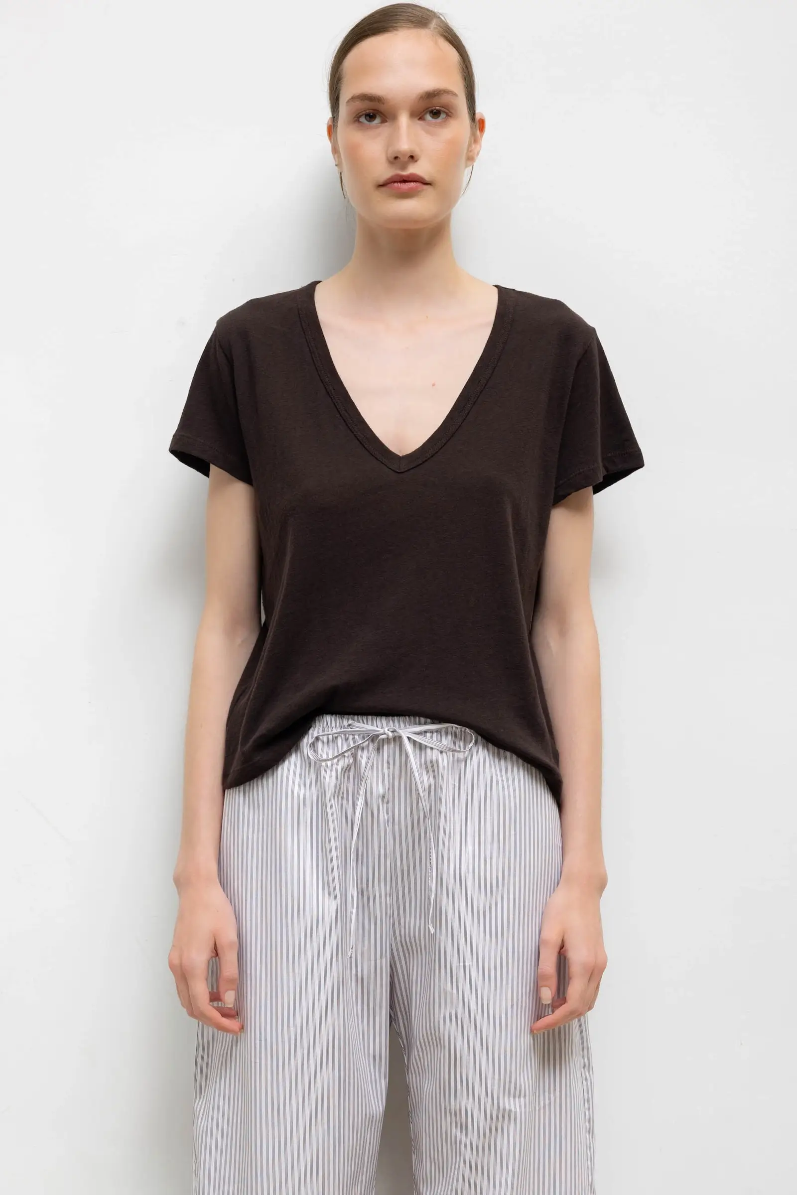 Leset - Laura V Neck Tee