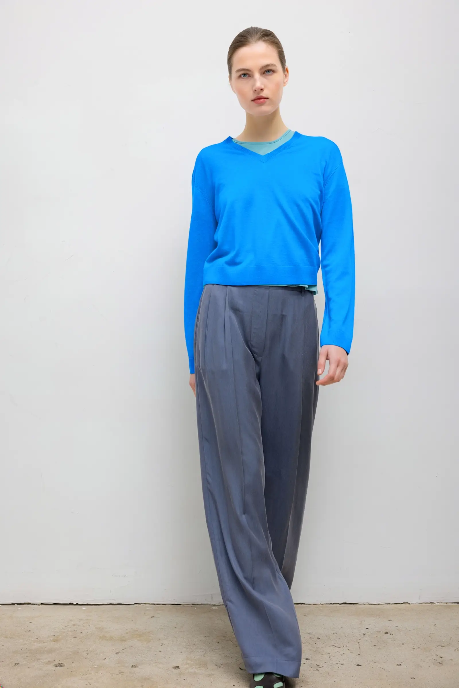 Leset - Pre - Order: James Classic V Neck - Image 3