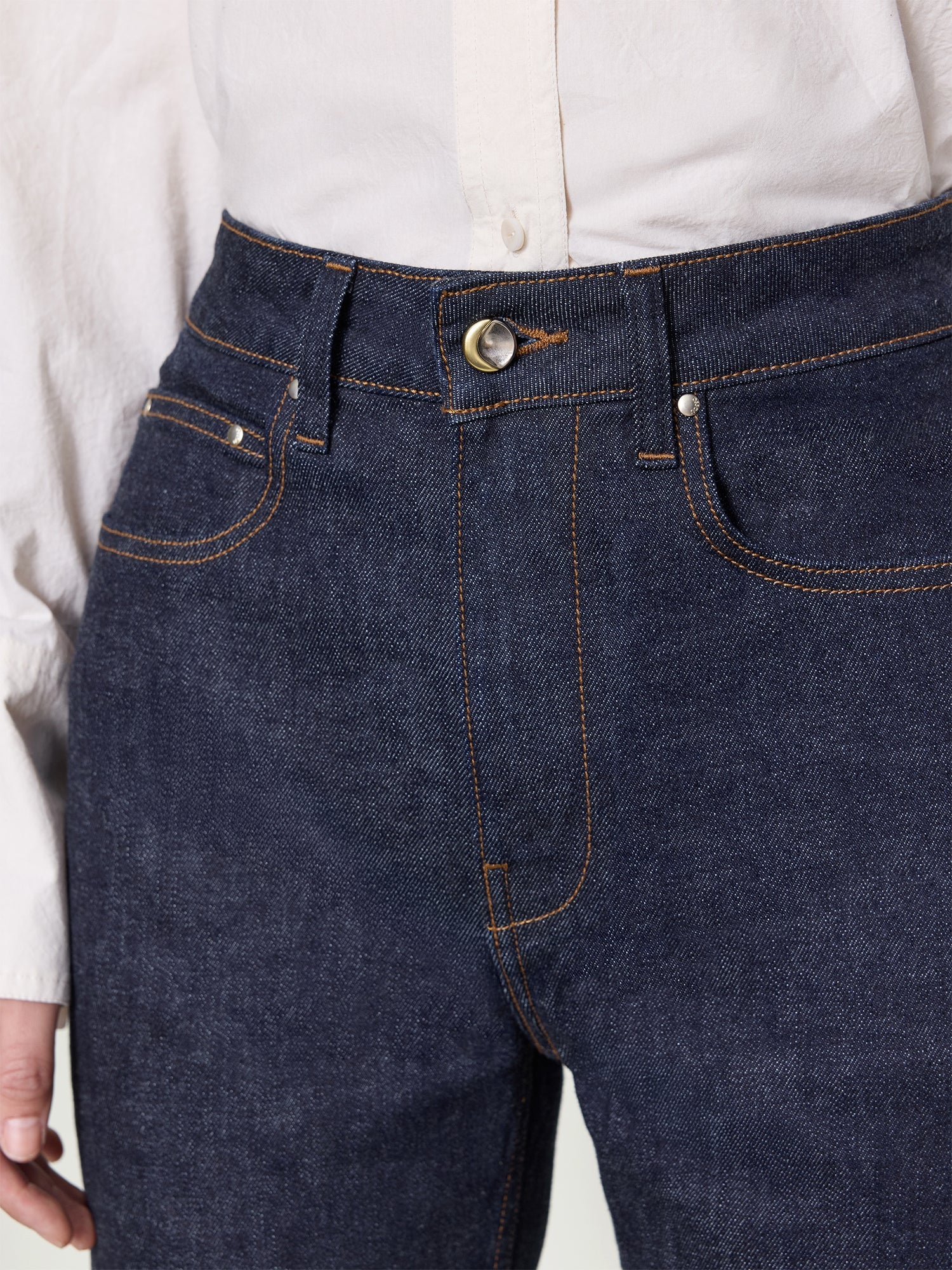 OSSOU - Hover Stretch Jean in Sable Wash - Image 5