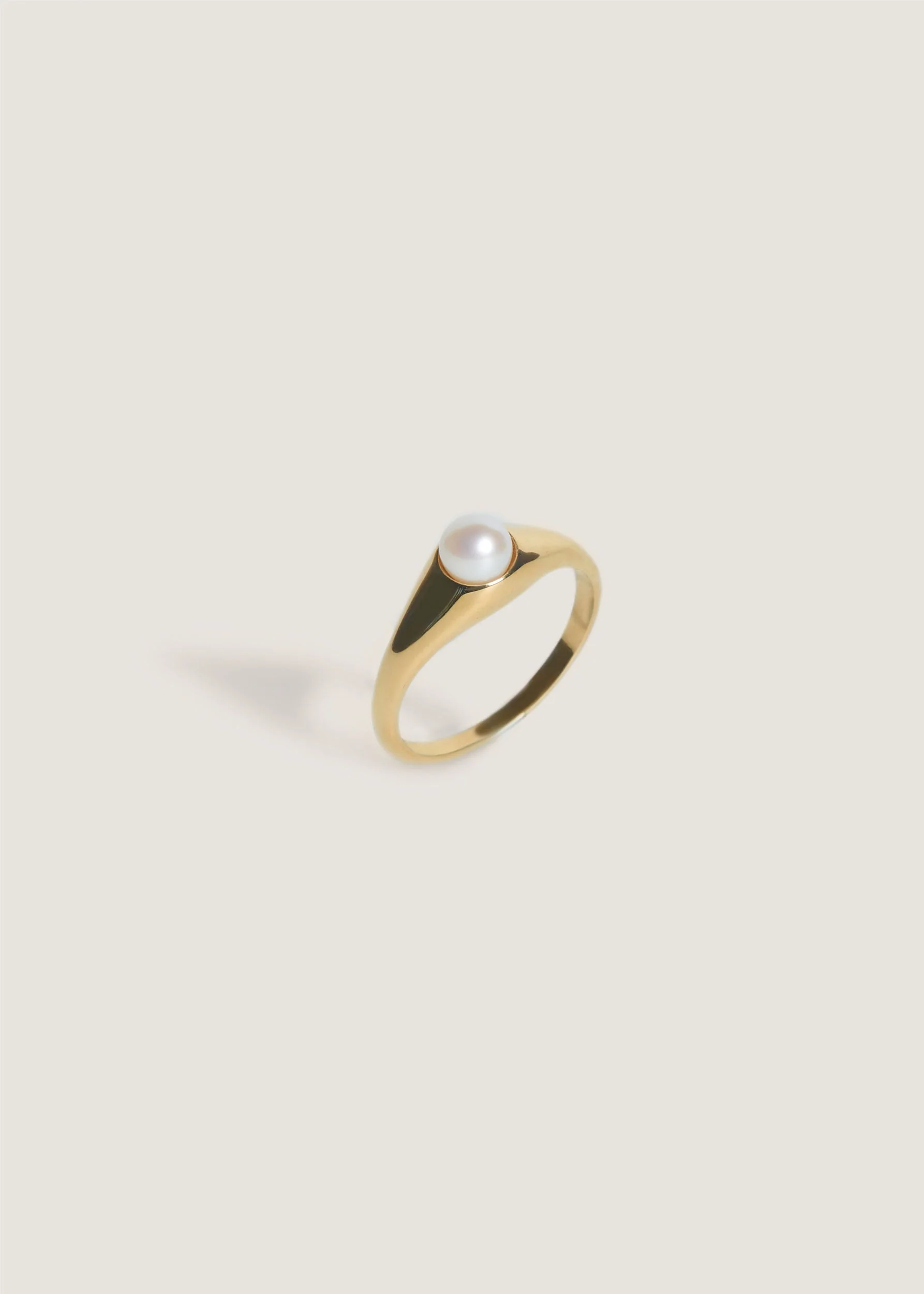 Kinn - Pearl Signet Ring - Image 3