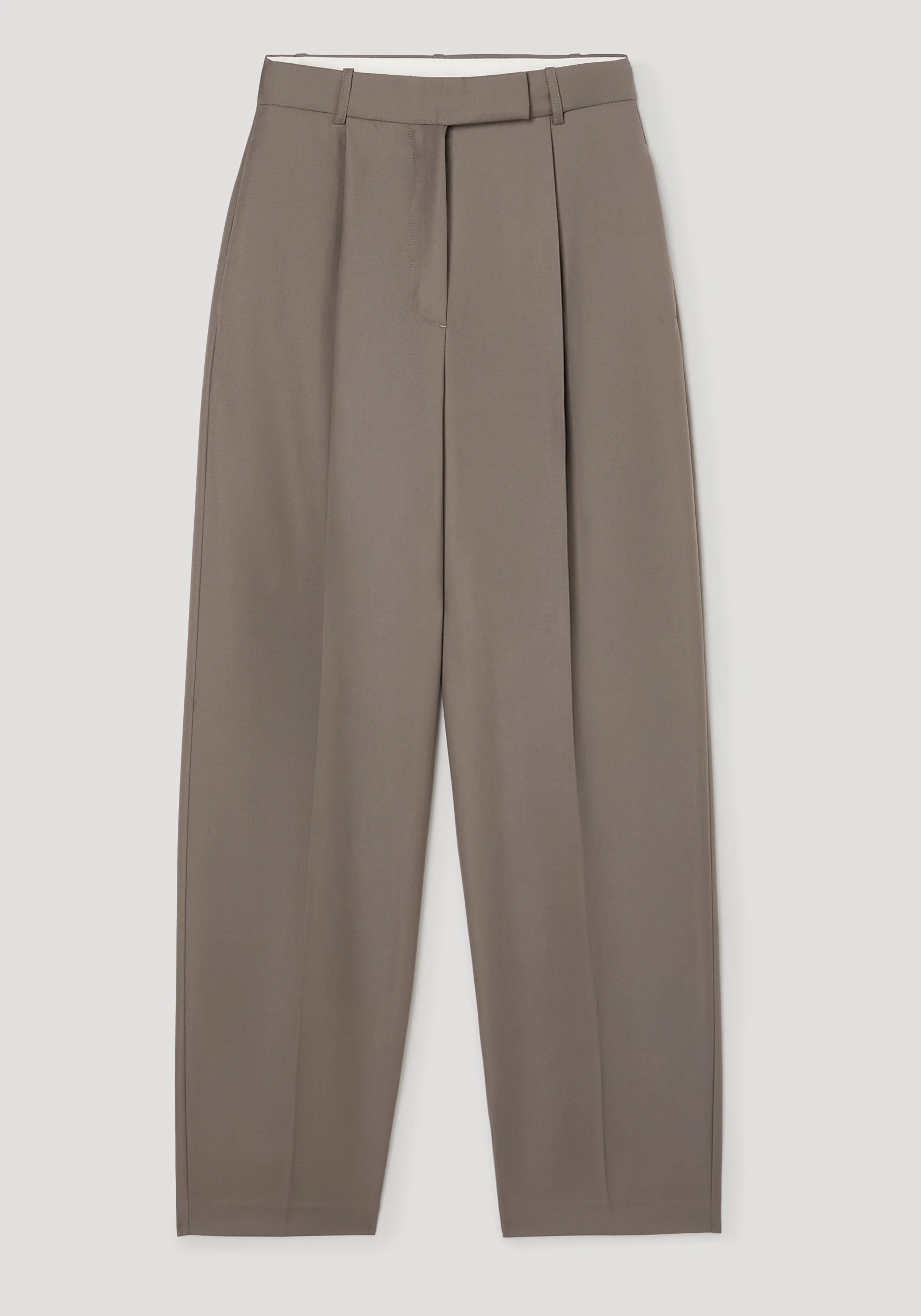 ROHE - Daria - Single pleat tapered trousers | desert brown - Image 6