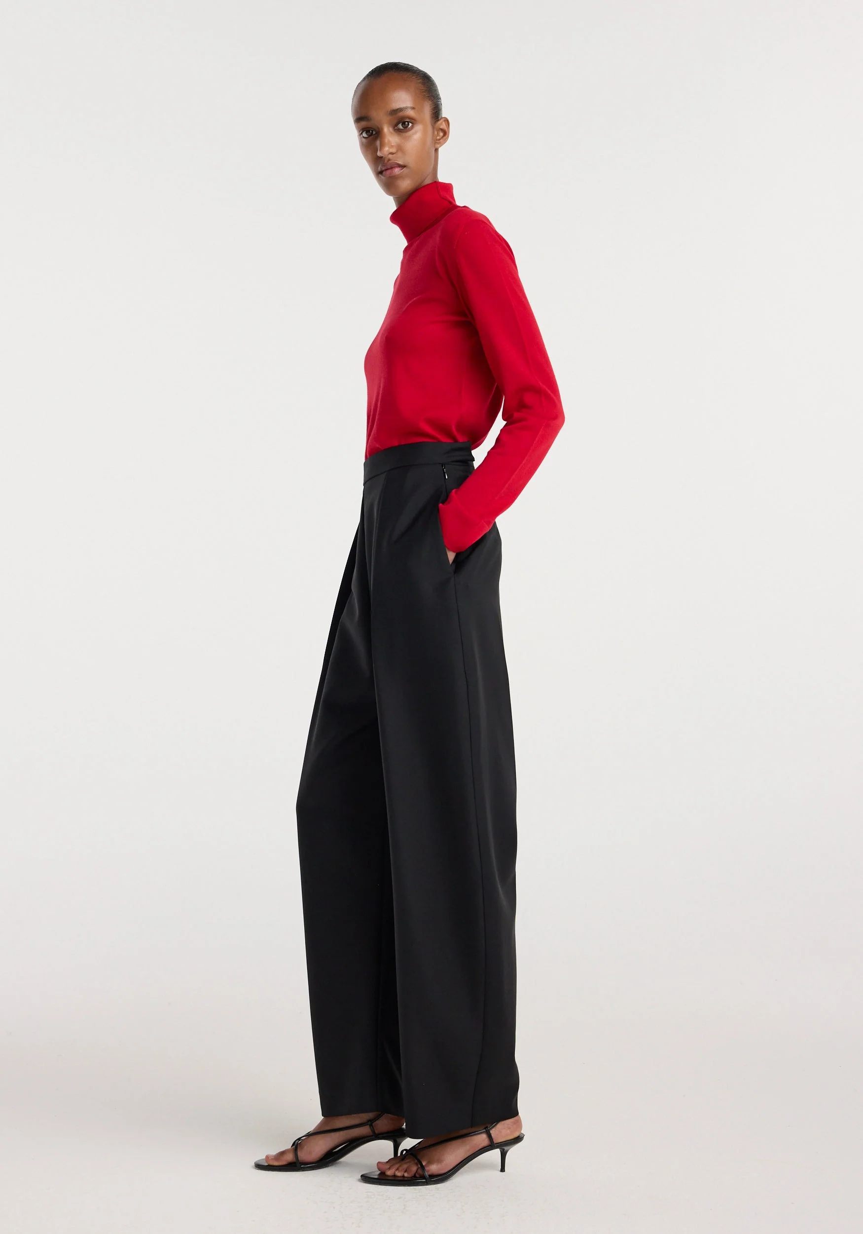 ROHE - Fine - knit wool cashmere turtleneck | red - Image 4