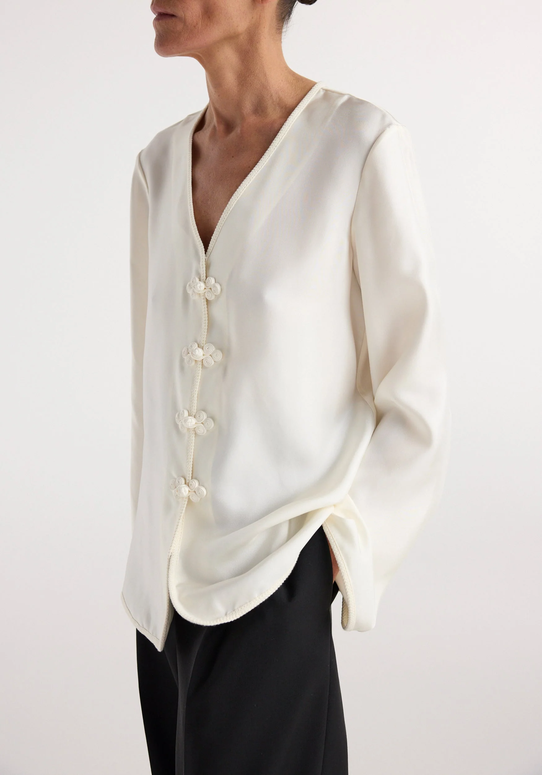 ROHE - Pankou closure silk top | cream - Image 9