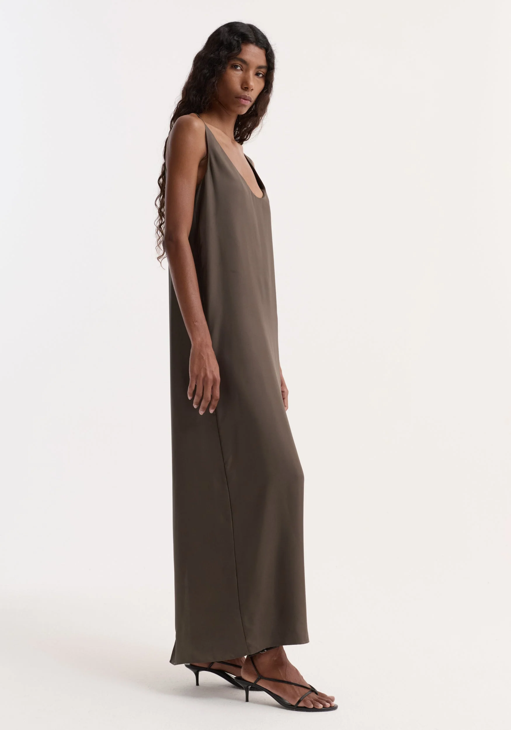 ROHE - Silk scoop - neck dress | earth - Image 4