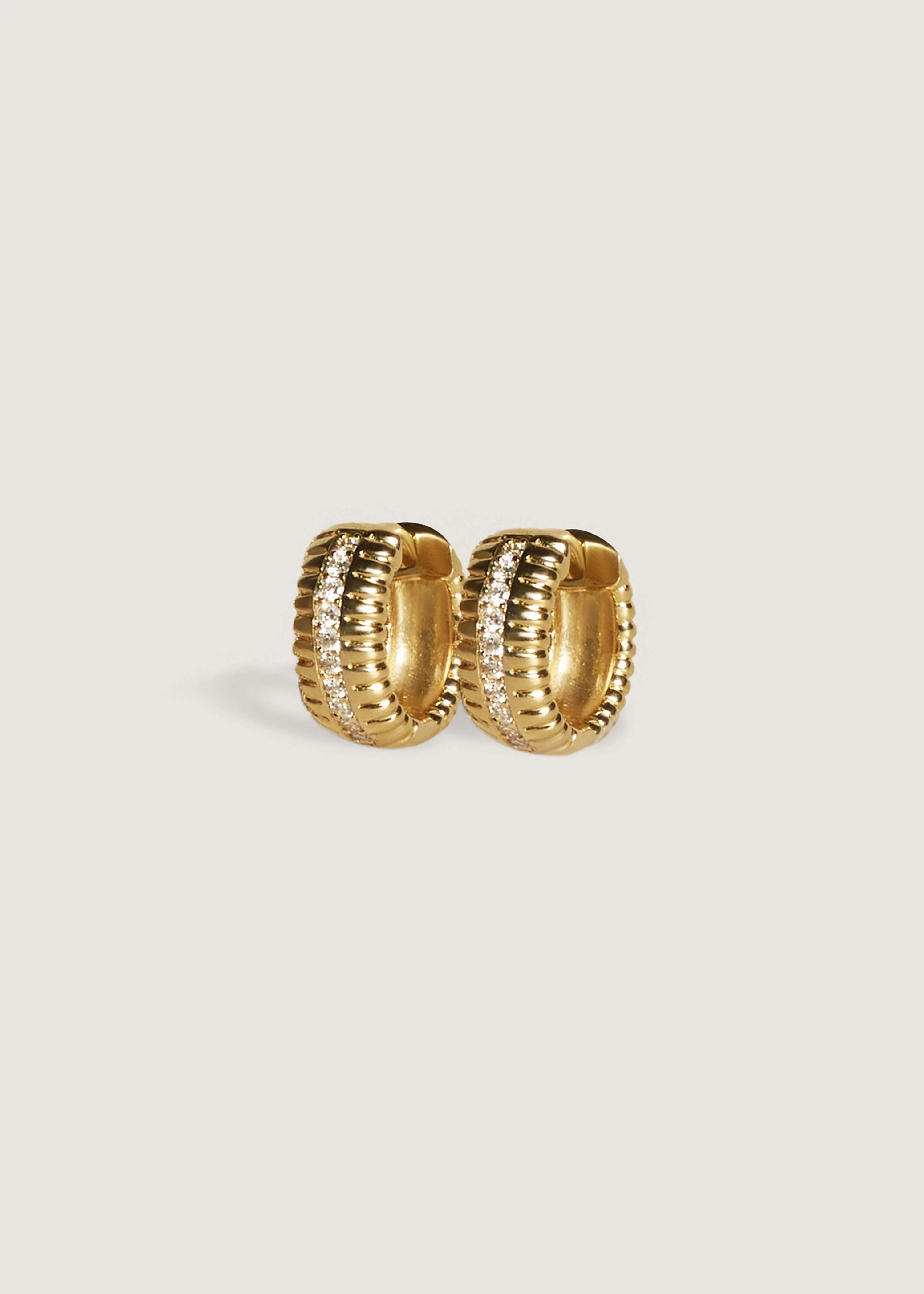 Kinn - Solis Ribbed Pavé Diamond Earrings
