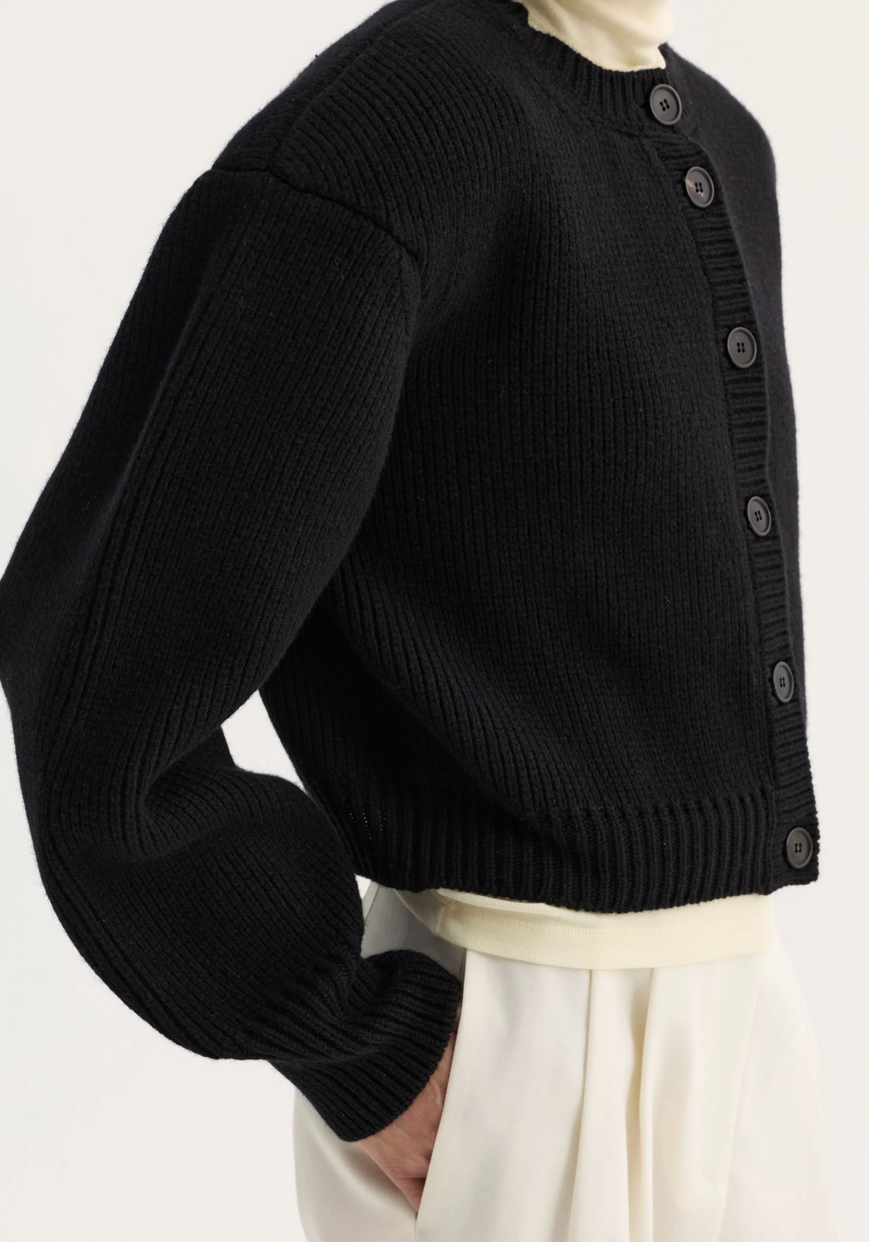 ROHE - Statement shoulder cardigan | black - Image 3