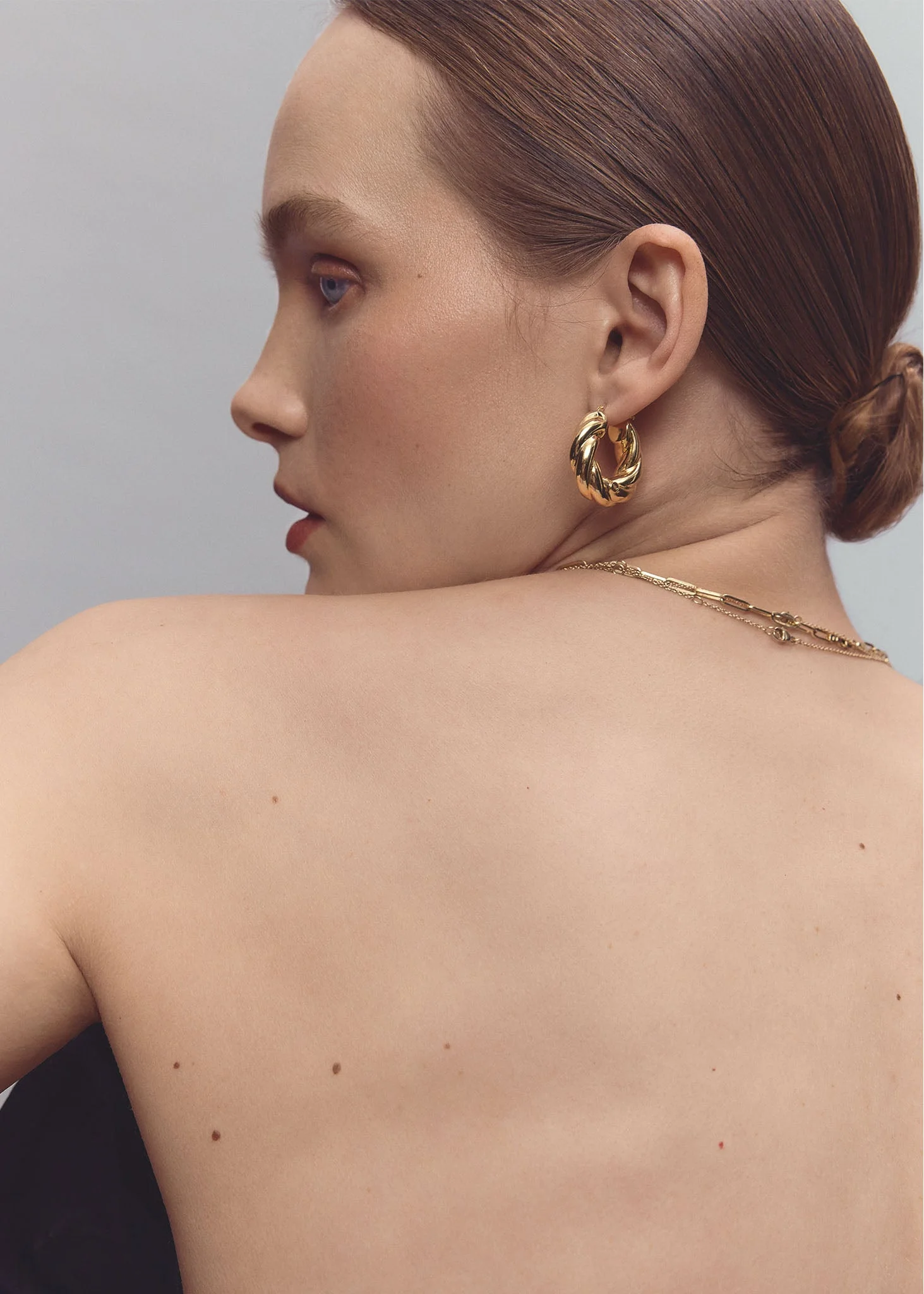 Kinn - Taylor Twist Hoop Earrings - Image 5