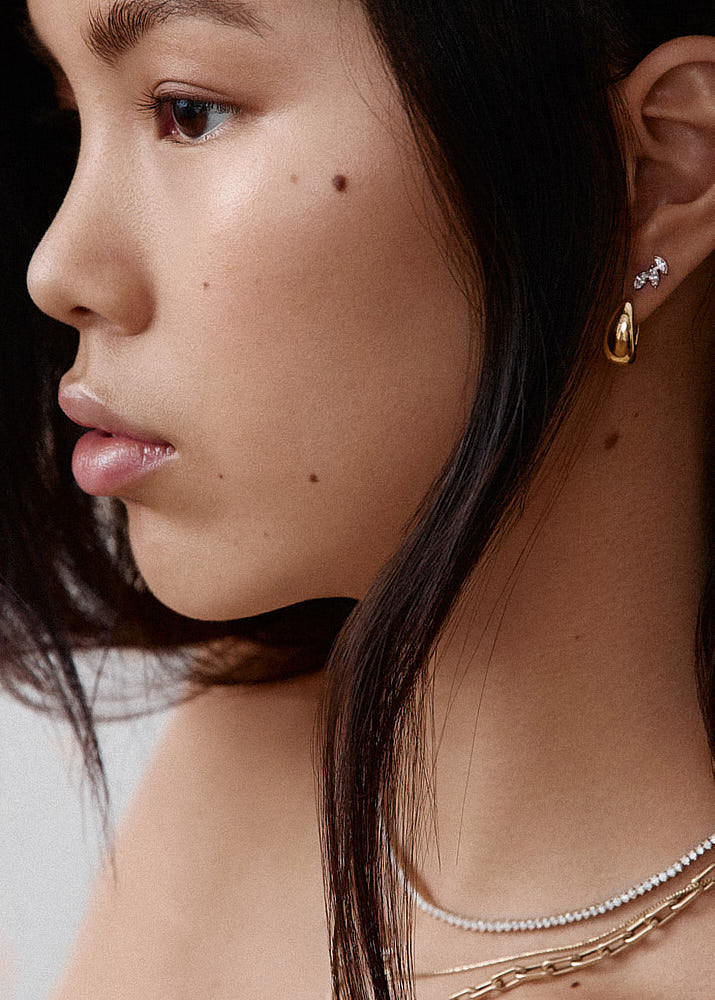Kinn - Teardrop Hoop Earrings - Image 6