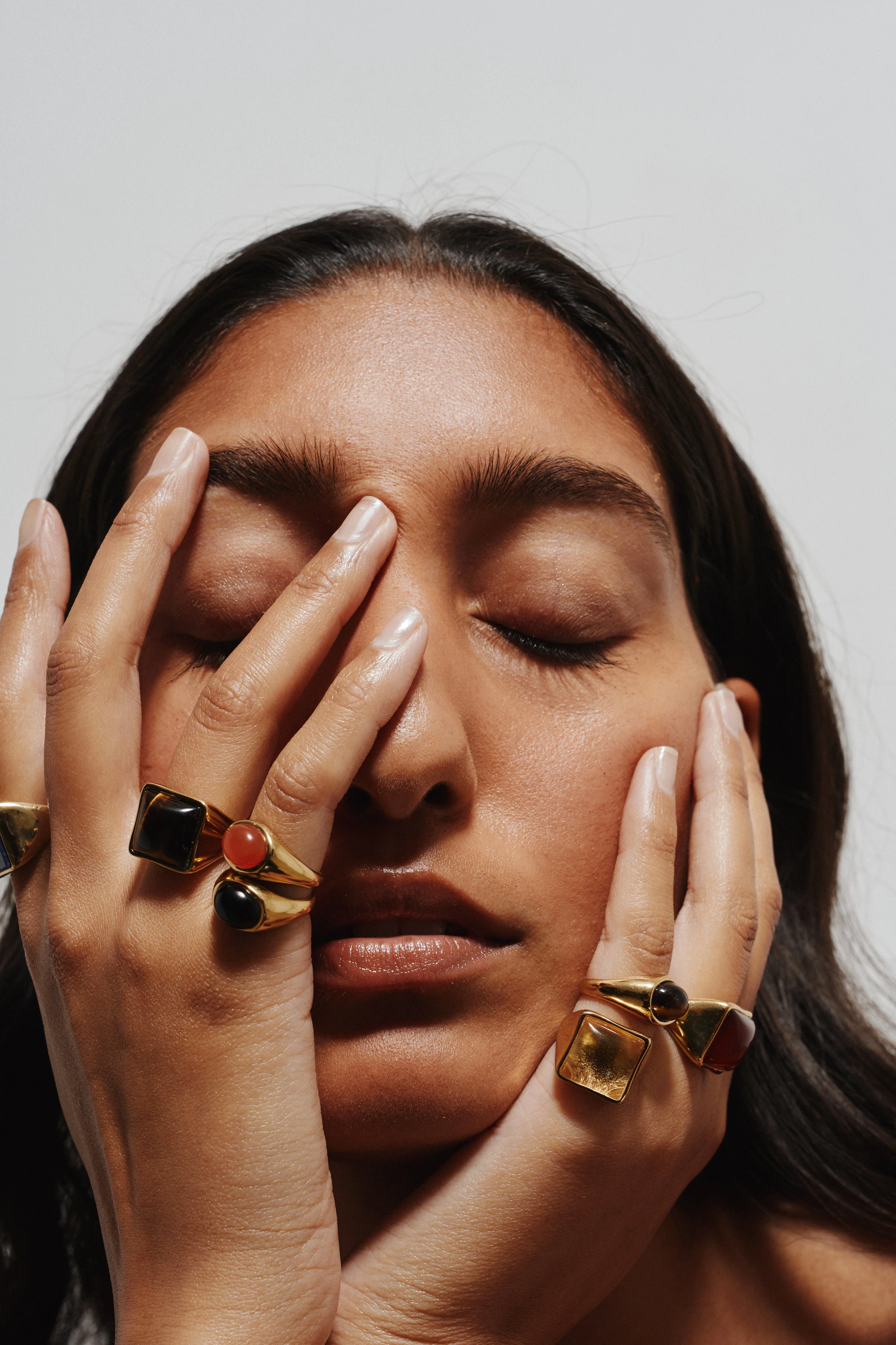 Jamie Haller - The Francis Oval Signet Ring in Onyx - Image 6