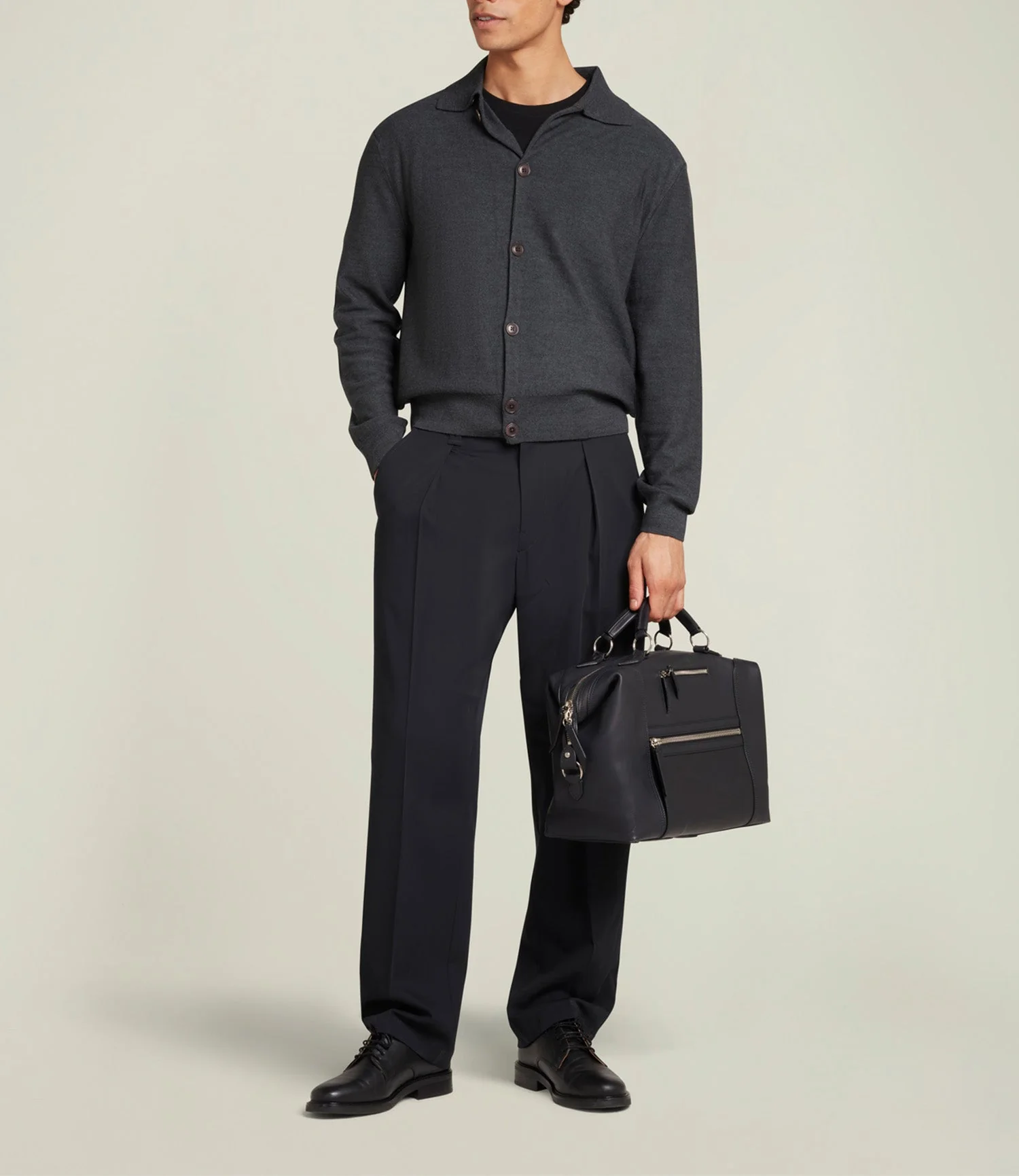 Metier - Vagabond Messenger Natural Calfskin Matte Black - Image 4