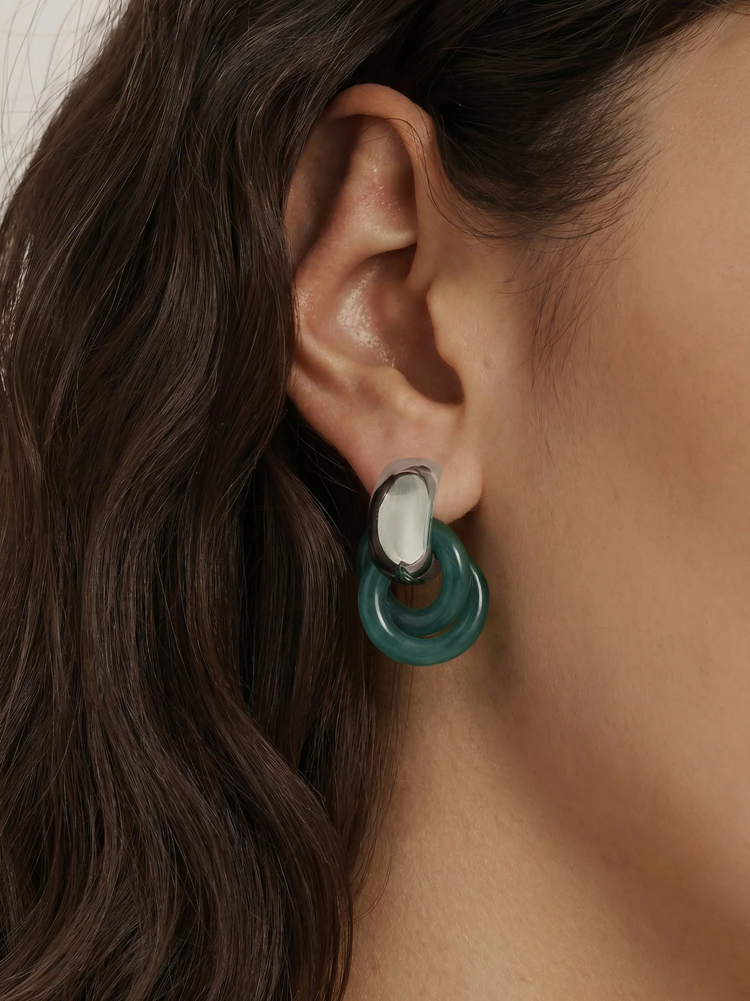 Veronica Beard - Resin Link Drop Hoop Earring - Image 2