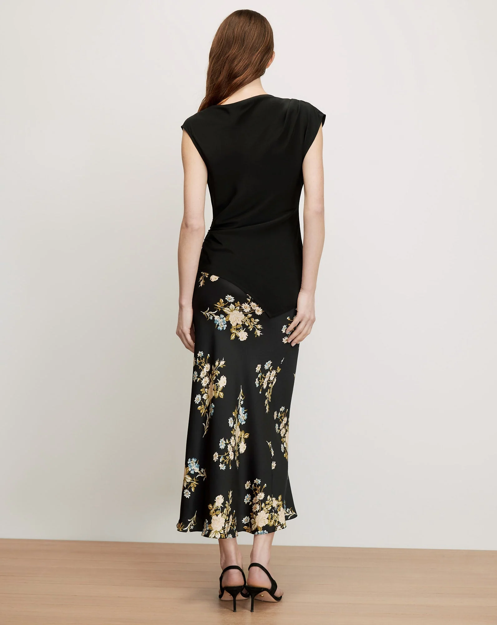 Veronica Beard - Yvonne Asymmetric Top - Image 4