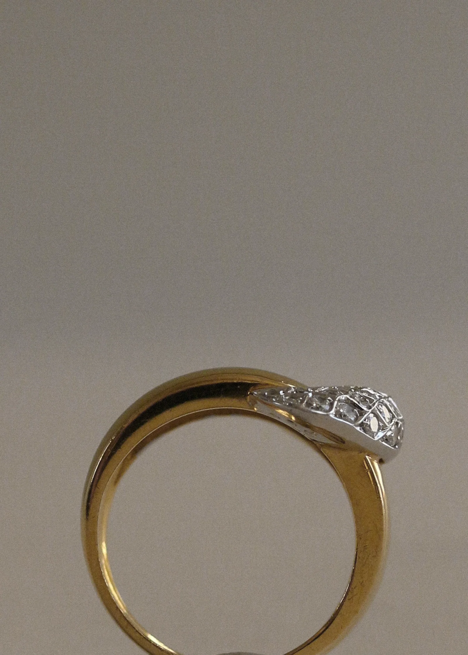 Kinn - Vintage Pavé Arch 18k Diamond Ring - Image 3