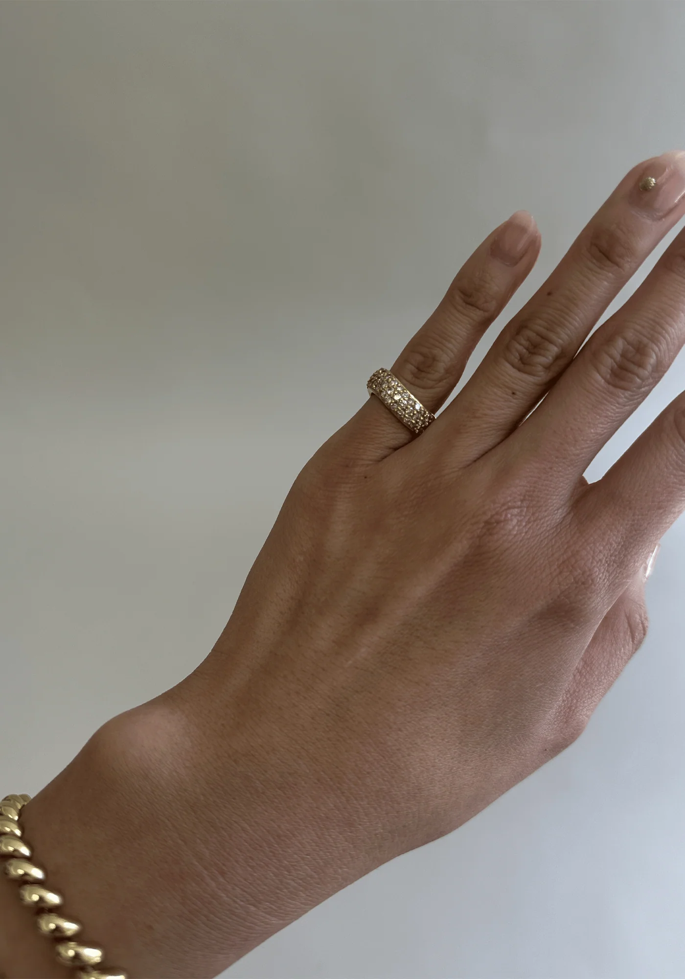 Kinn - Vintage Thick Wave 18k Diamond Pave Ring - Image 2
